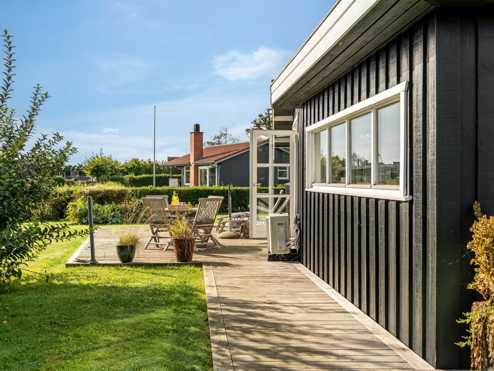 "Thit" - 90m from the sea