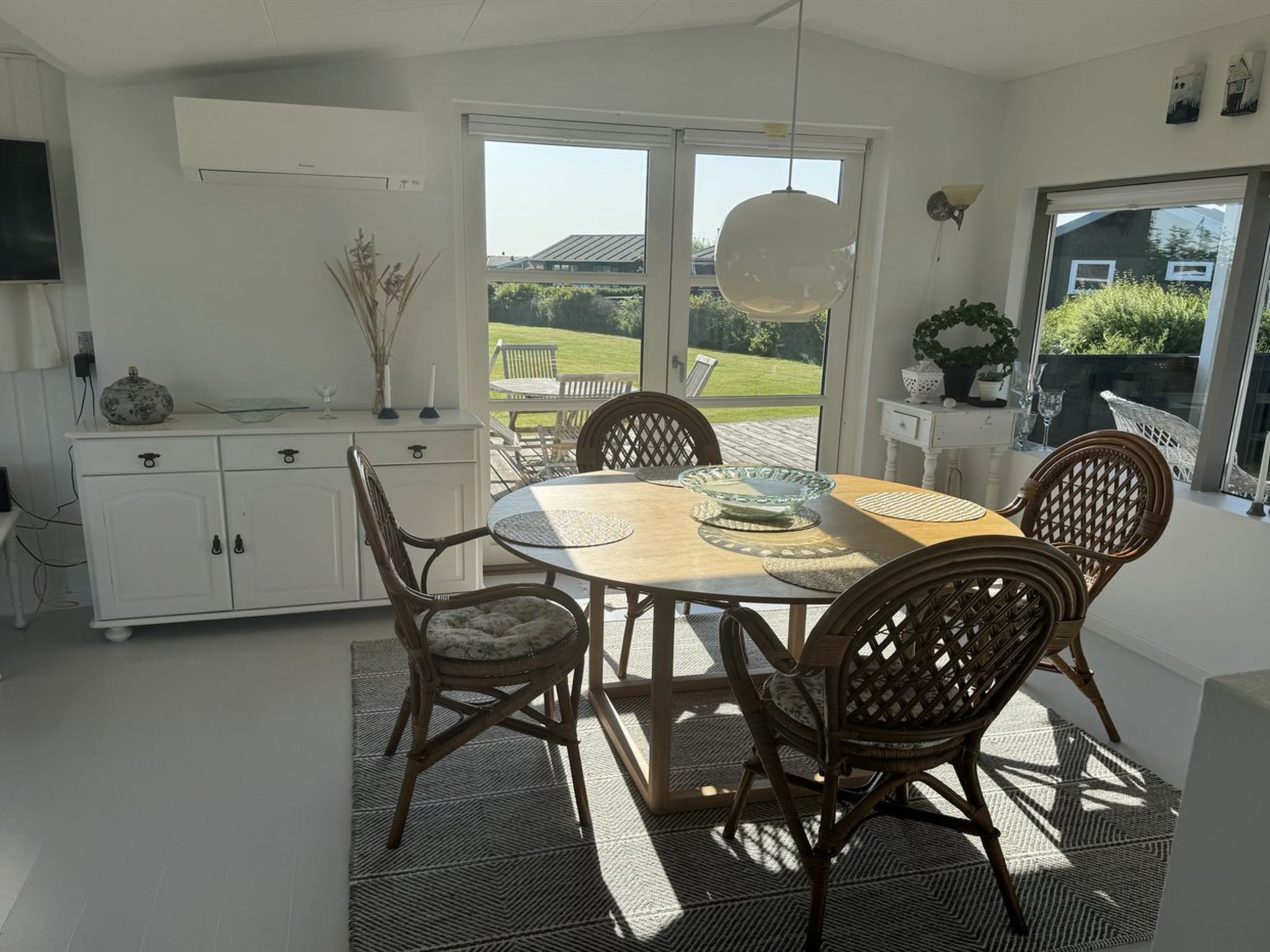 "Thit" - 90m from the sea-Inside