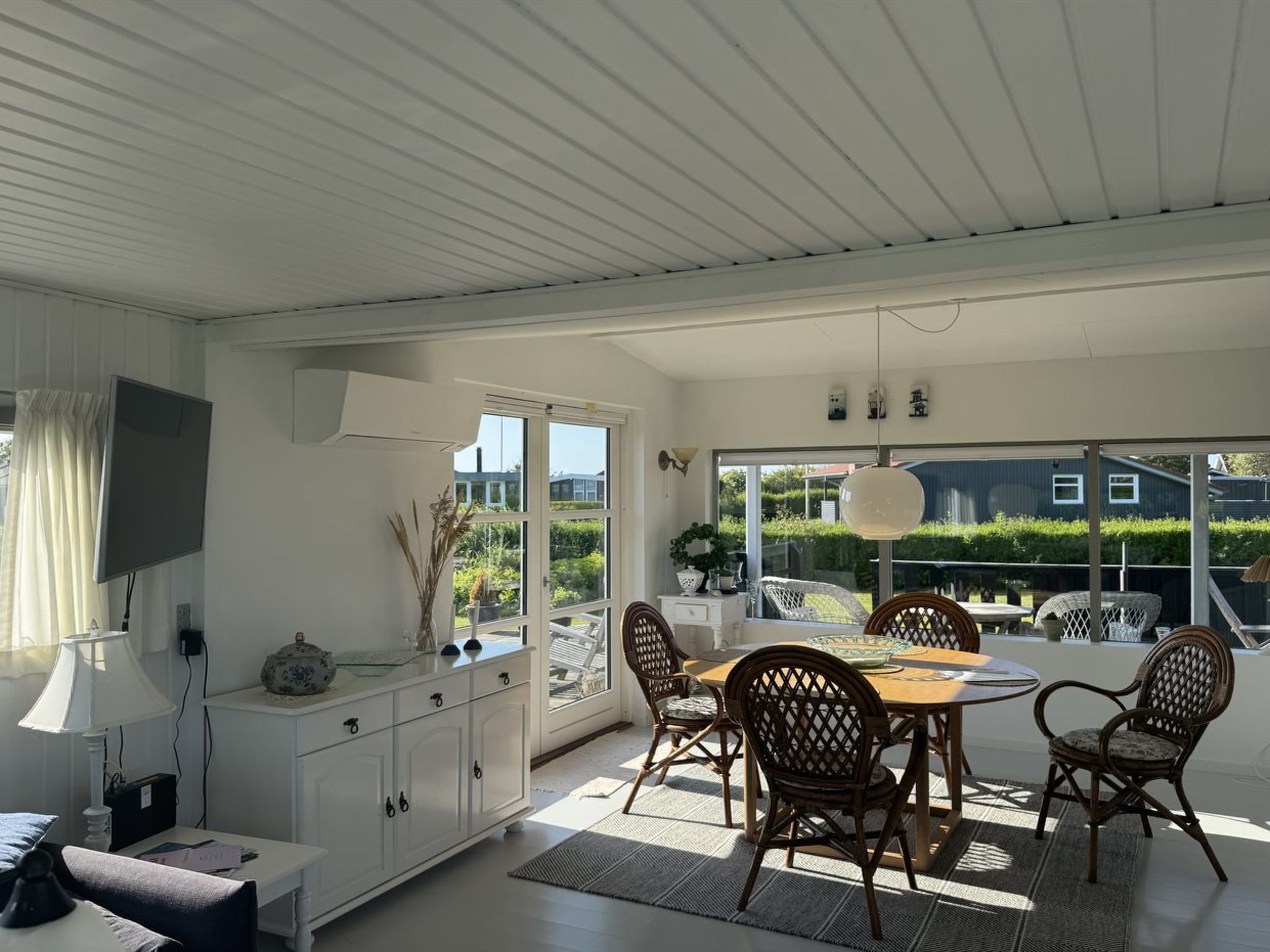 "Thit" - 90m from the sea-Inside