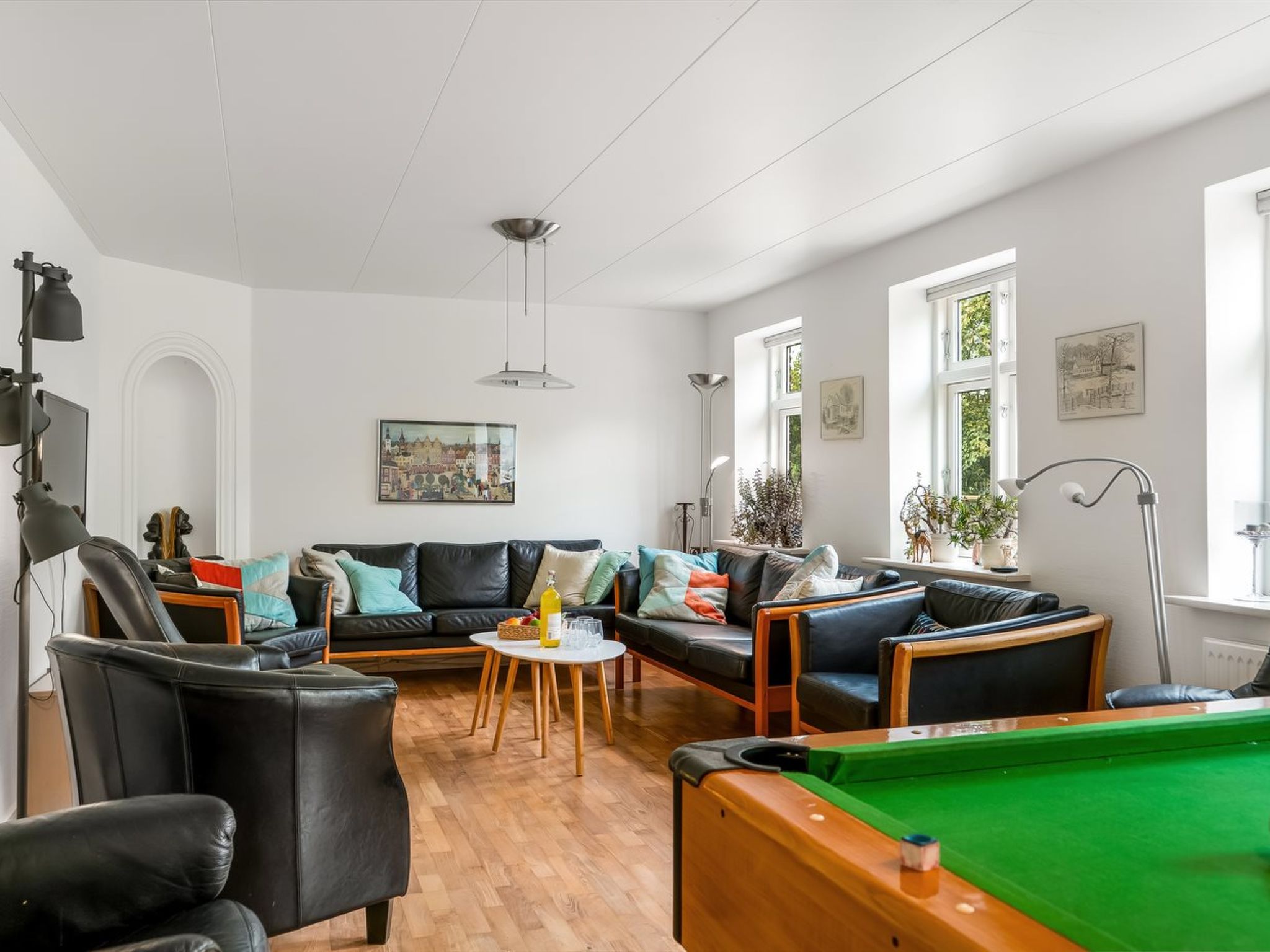 "Har" - 1.2km from the sea-Drinnen