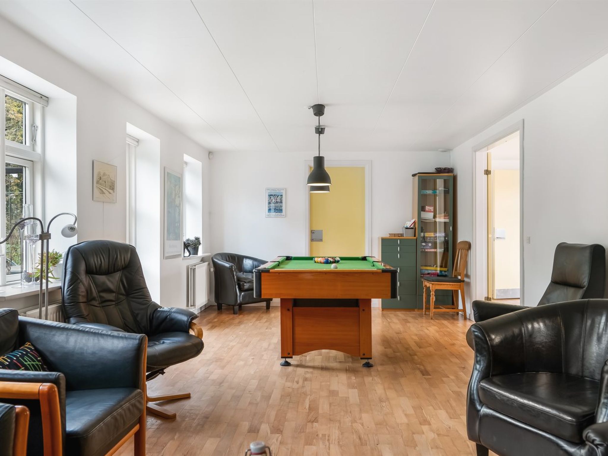 "Har" - 1.2km from the sea-Drinnen