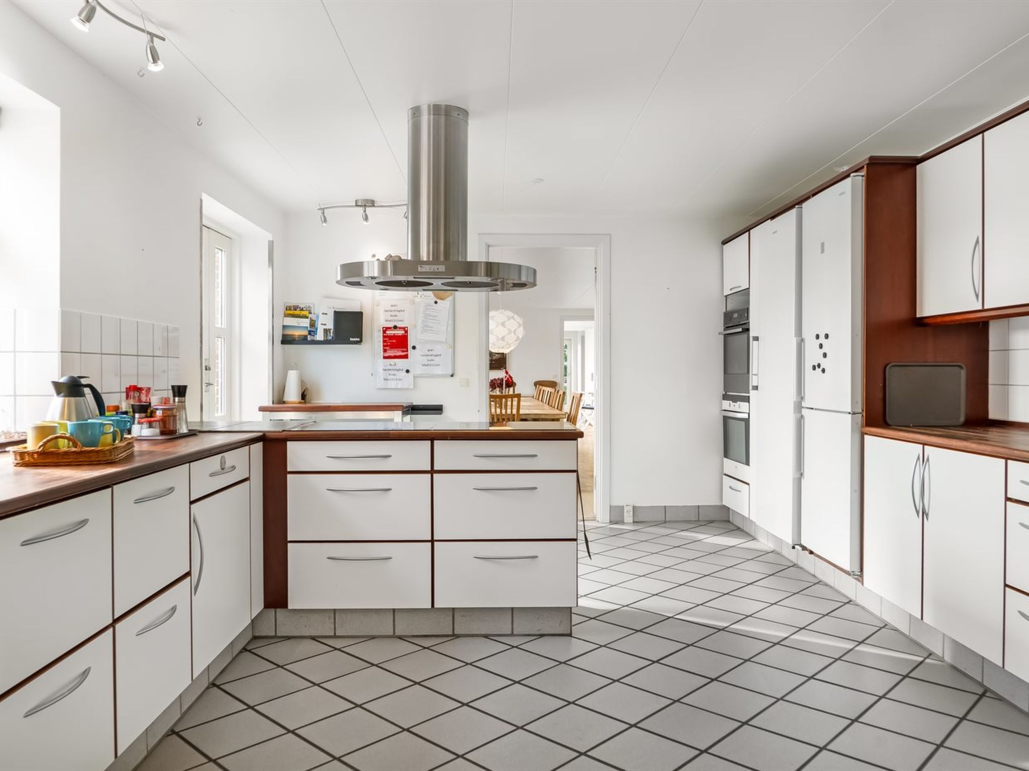 "Har" - 1.2km from the sea-Drinnen