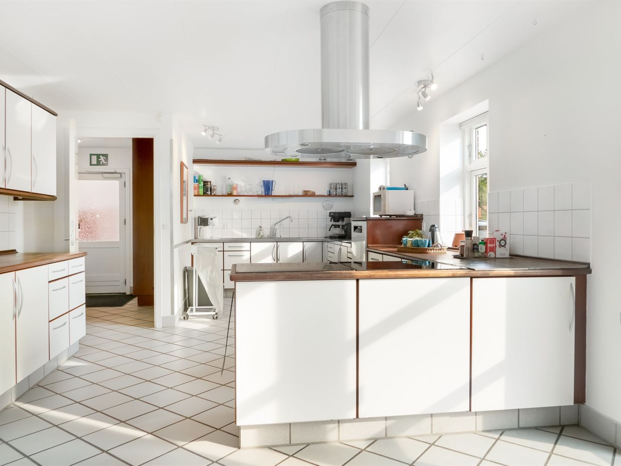 "Har" - 1.2km from the sea-Drinnen