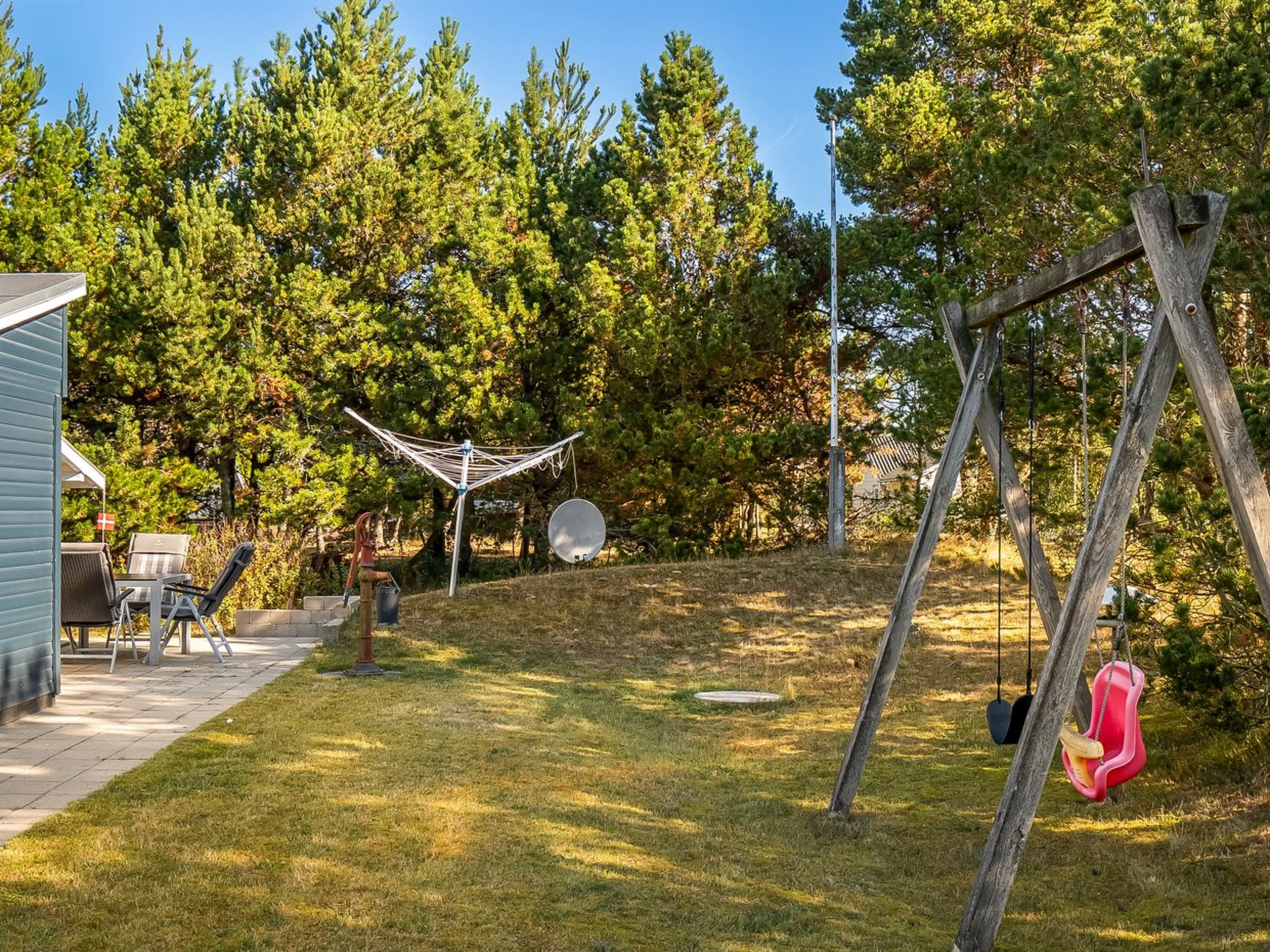 "Into" - 490m from the sea - Buiten