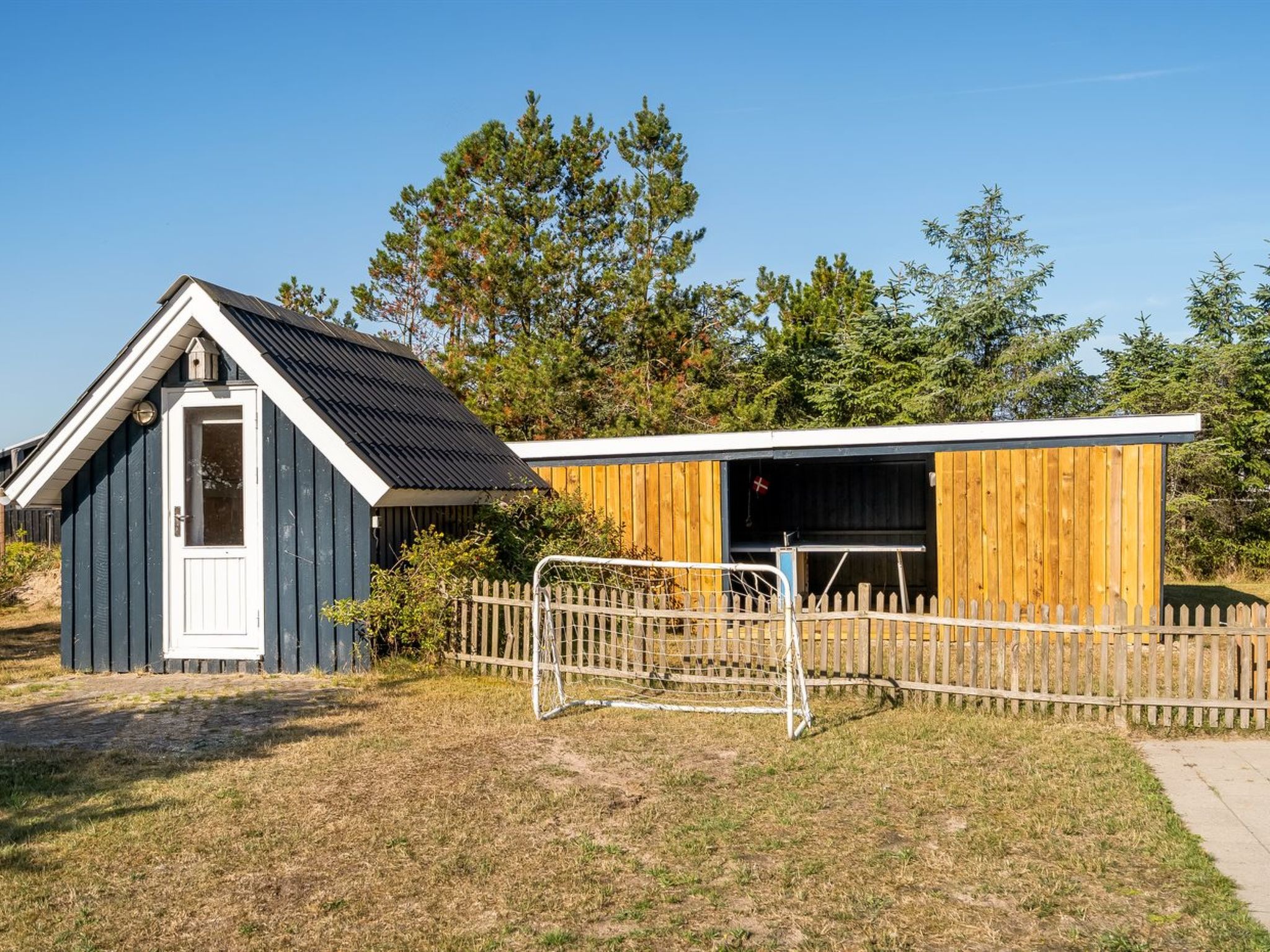 "Into" - 490m from the sea - Buiten