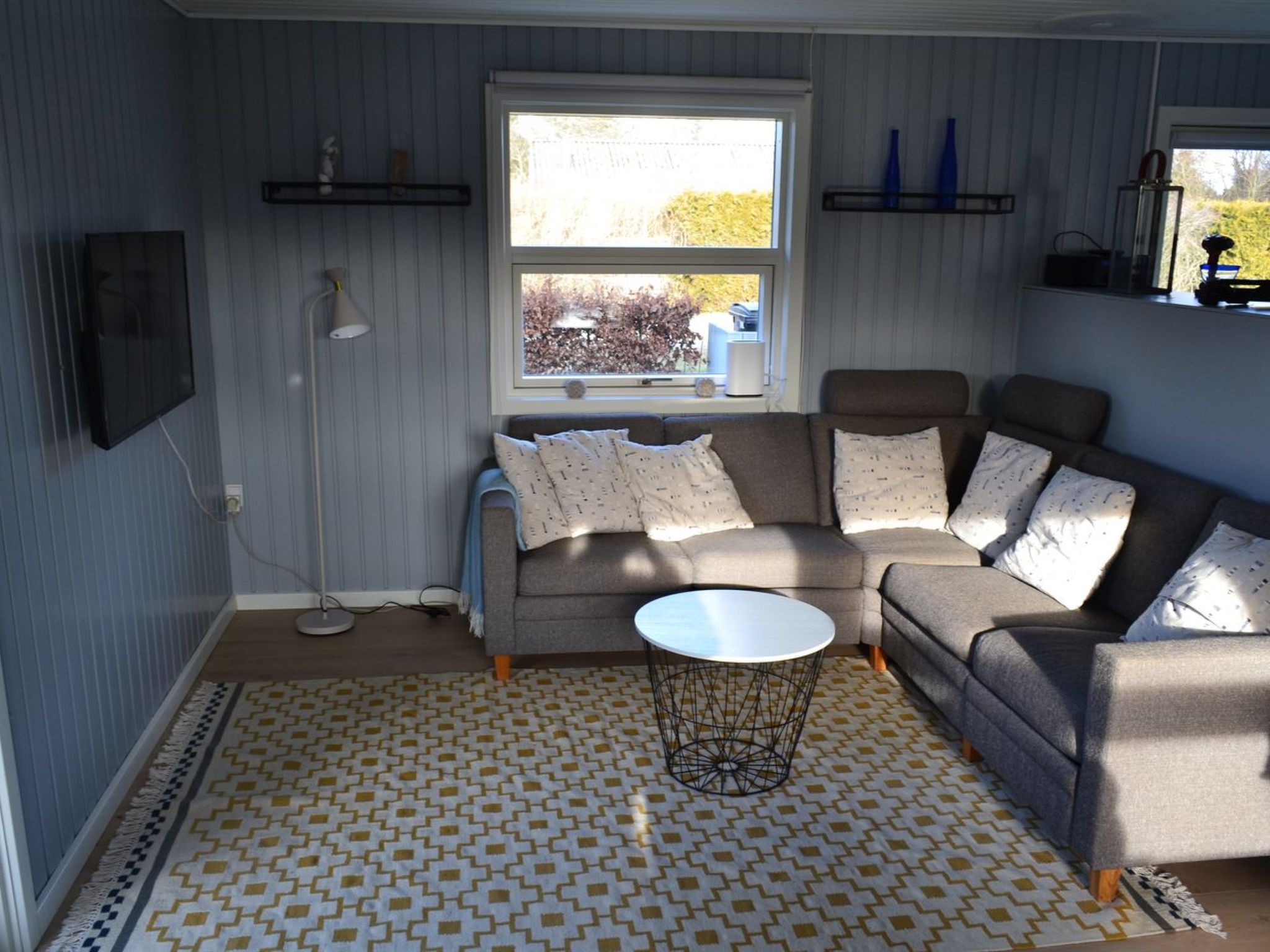 "Kjartan" - 1.2km from the sea - Binnen