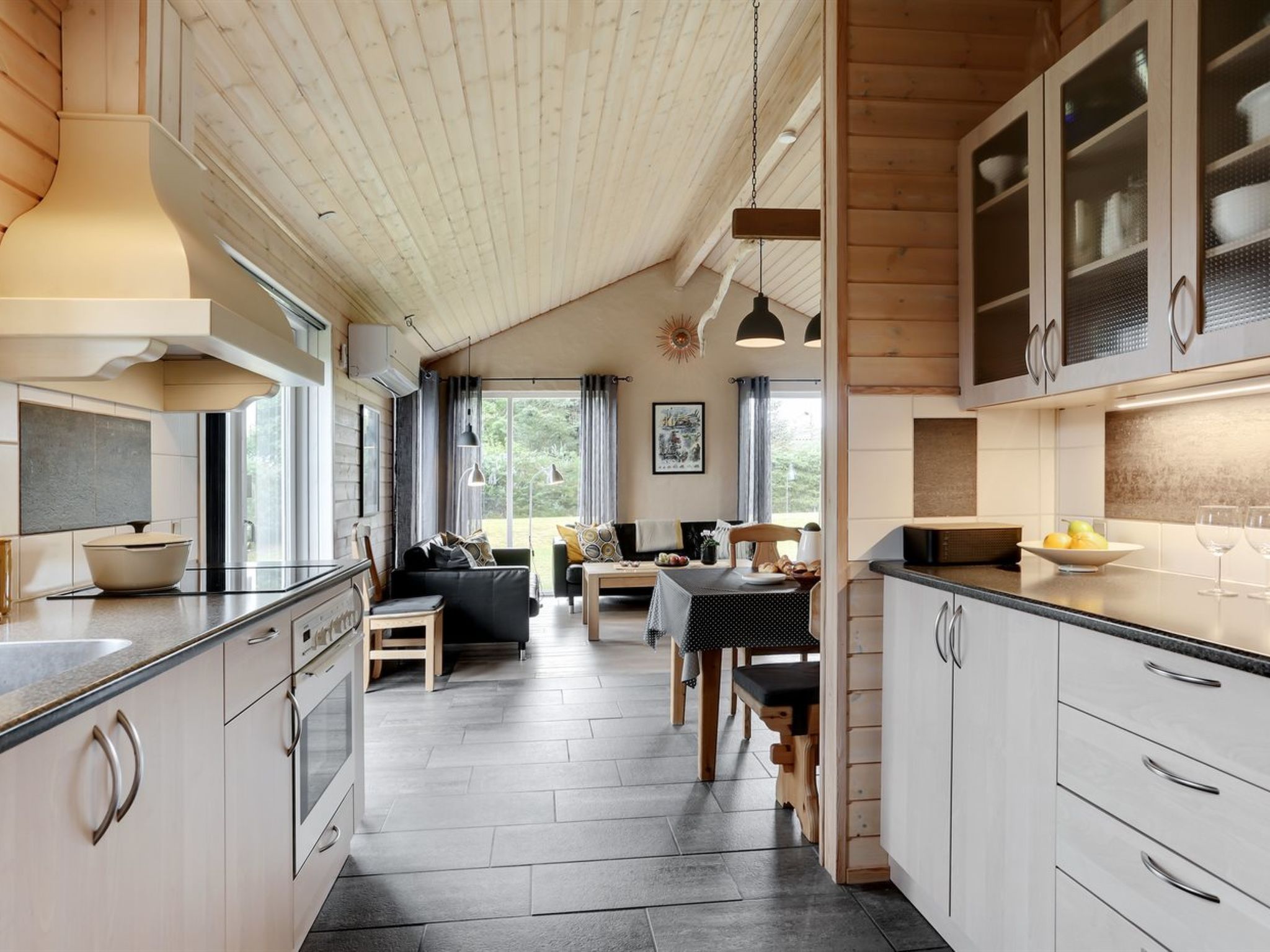"Danijela" - 1.2km from the sea-Binnen