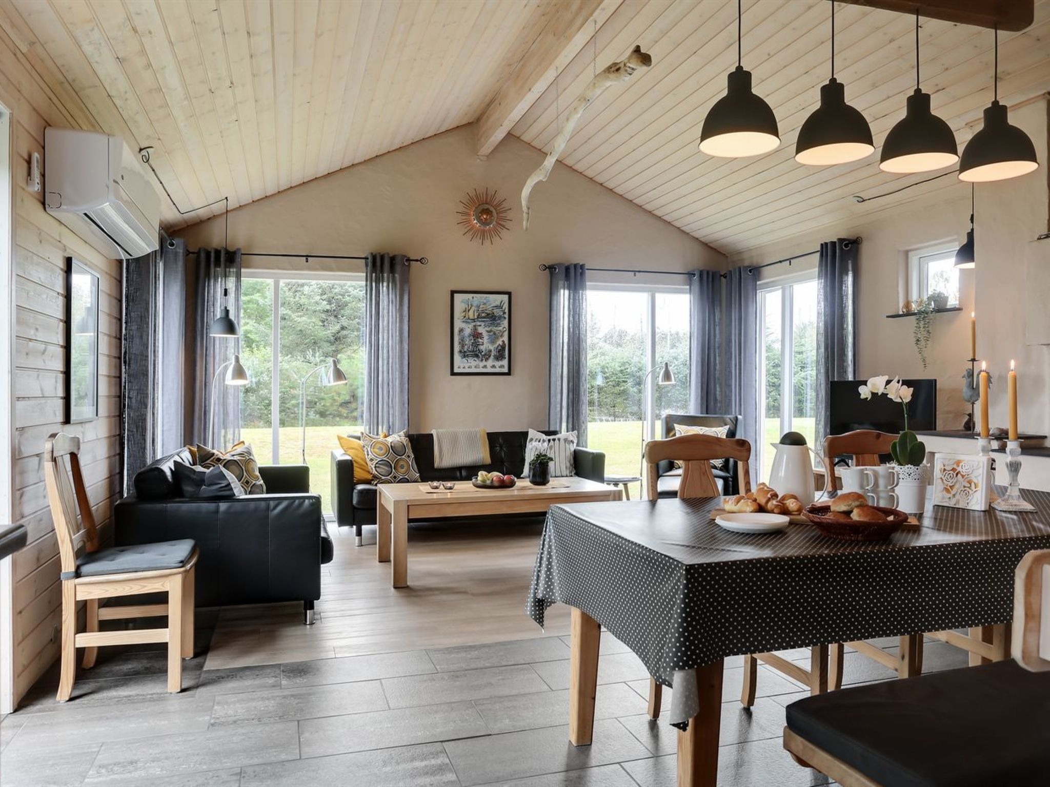 "Danijela" - 1.2km from the sea - Binnen