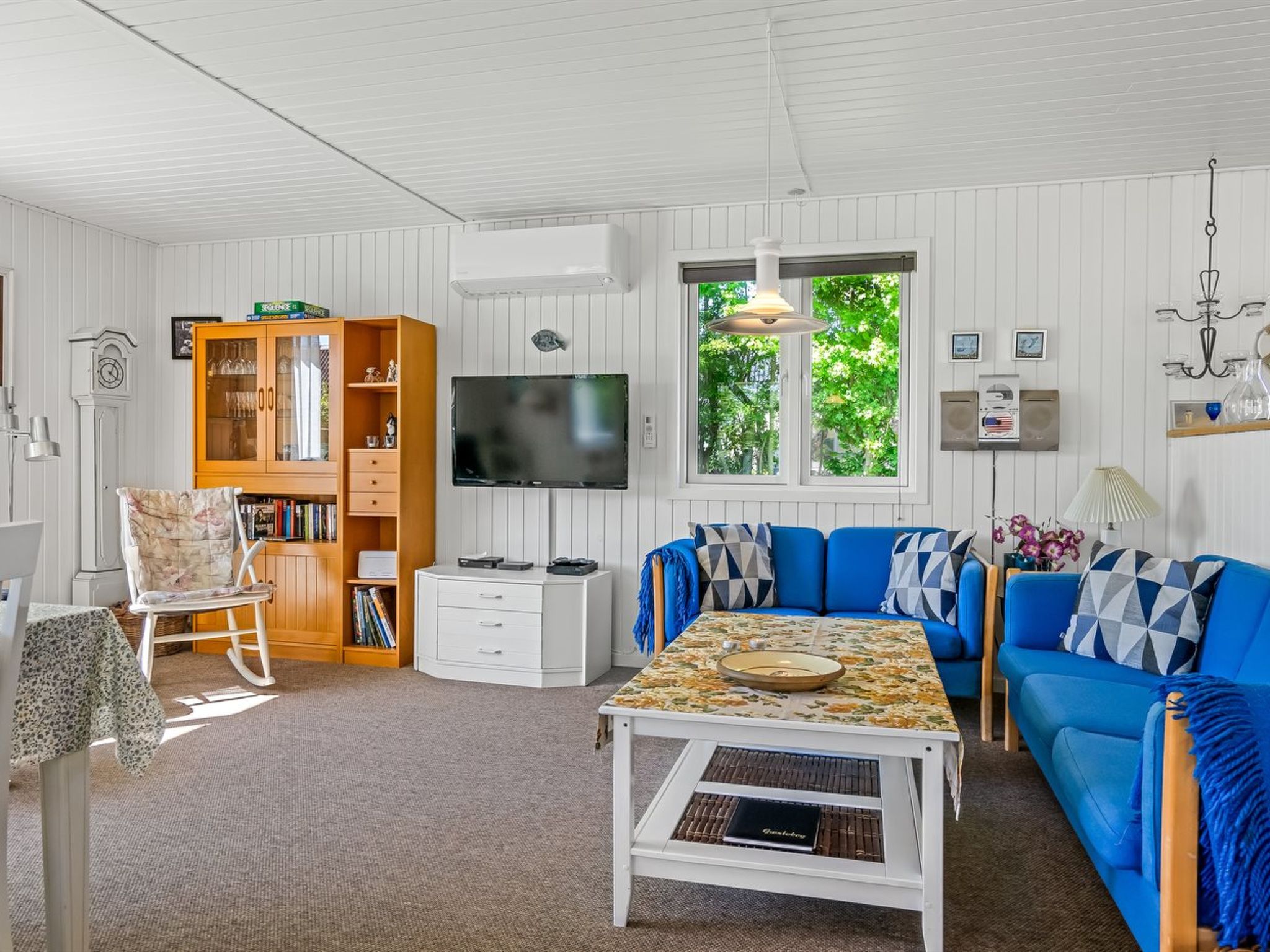 "Gunhil" - 200m from the sea-Binnen
