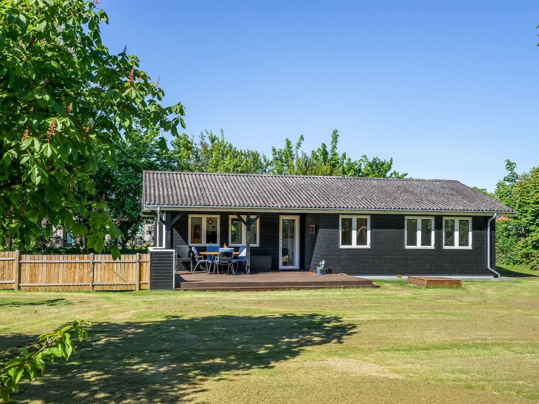 "Gunhil" - 200m from the sea