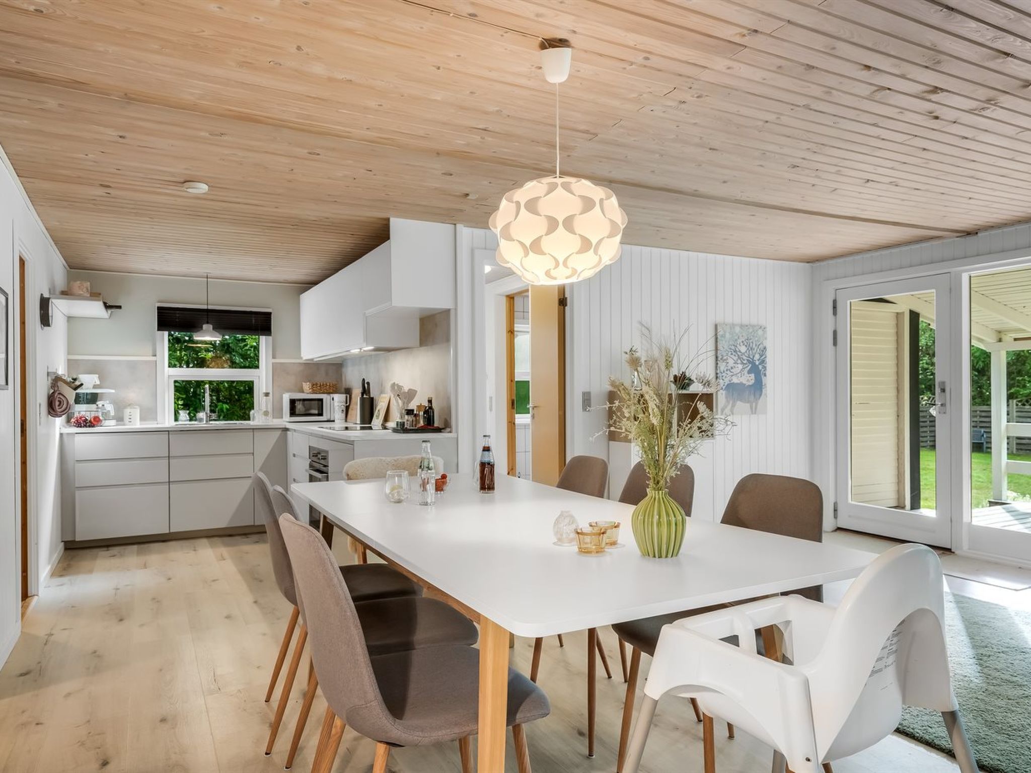 "Fergie" - 400m from the sea-Dedans