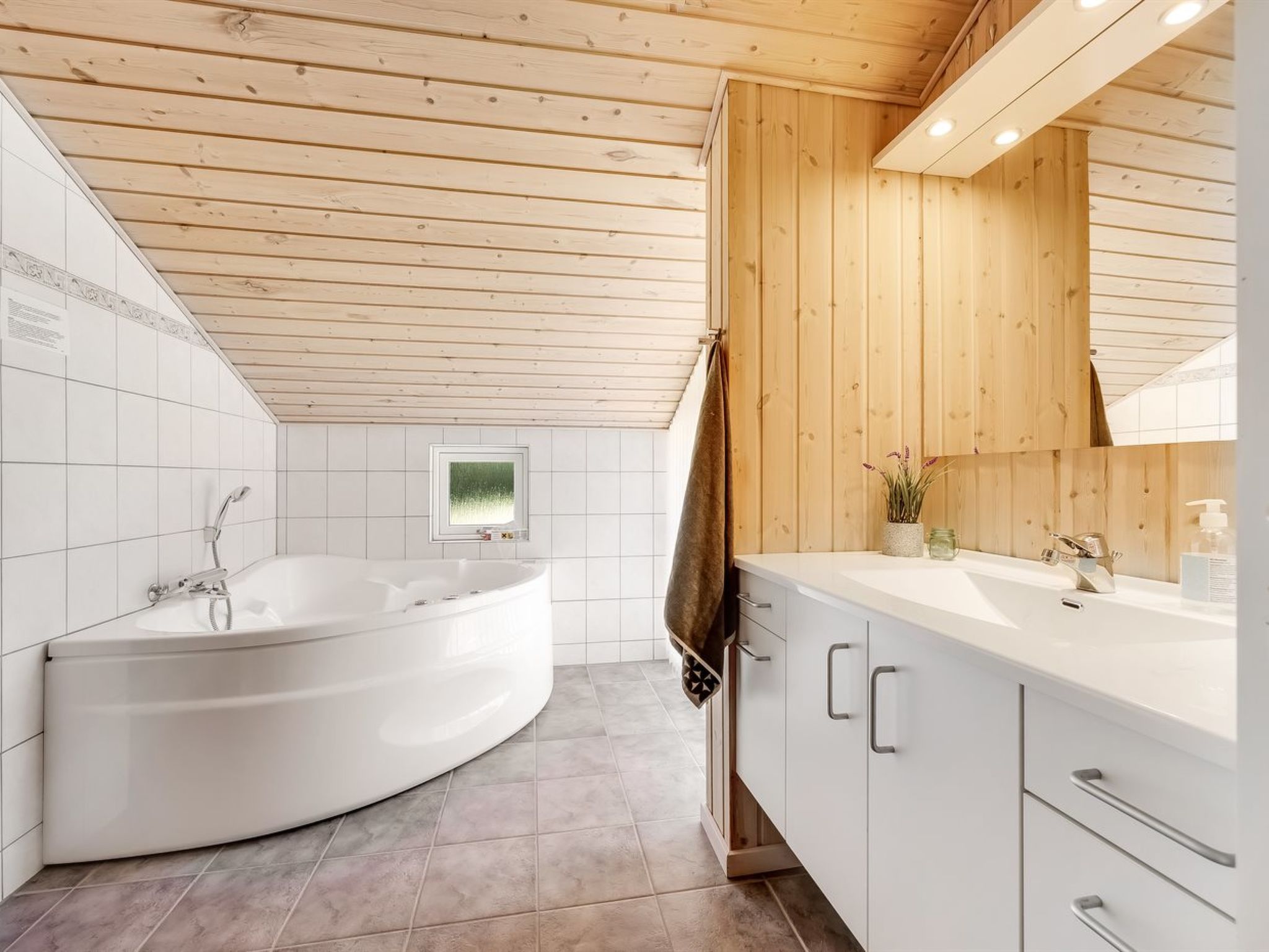 "Thorketil" - 1.1km from the sea - Binnen