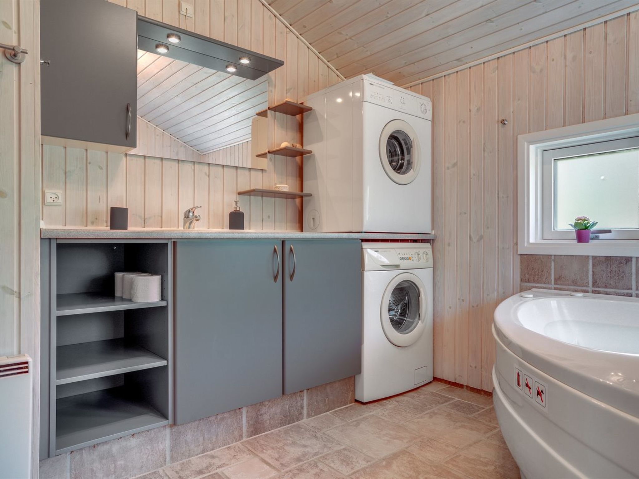 "Esaline" - 400m from the sea - Inside