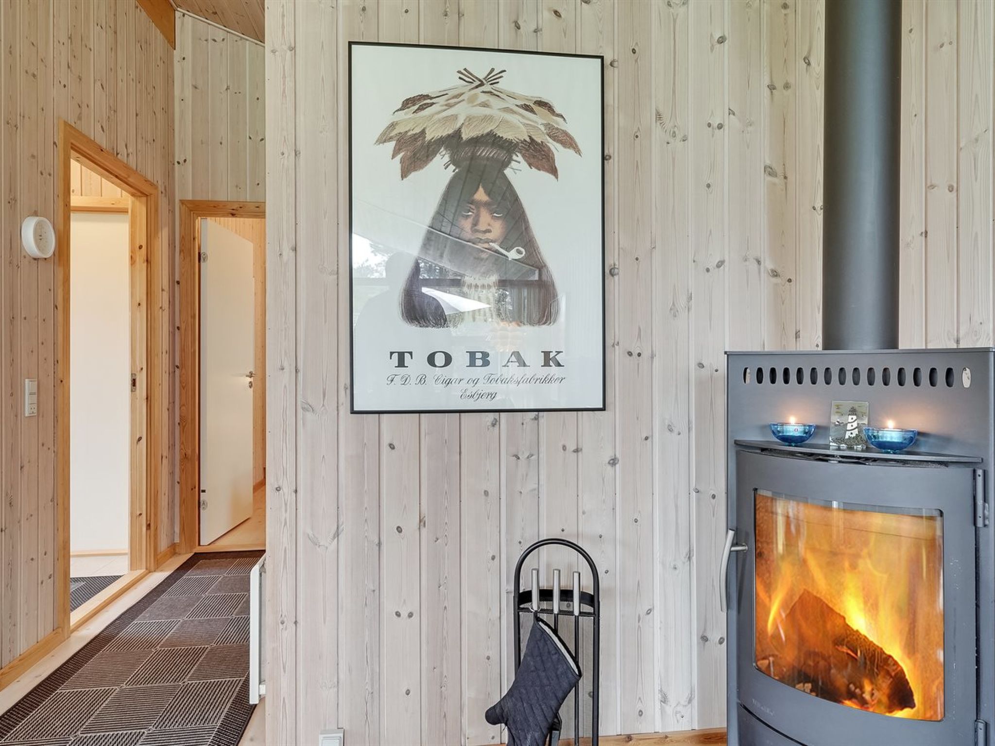 "Tayler" - 1.8km from the sea - Binnen