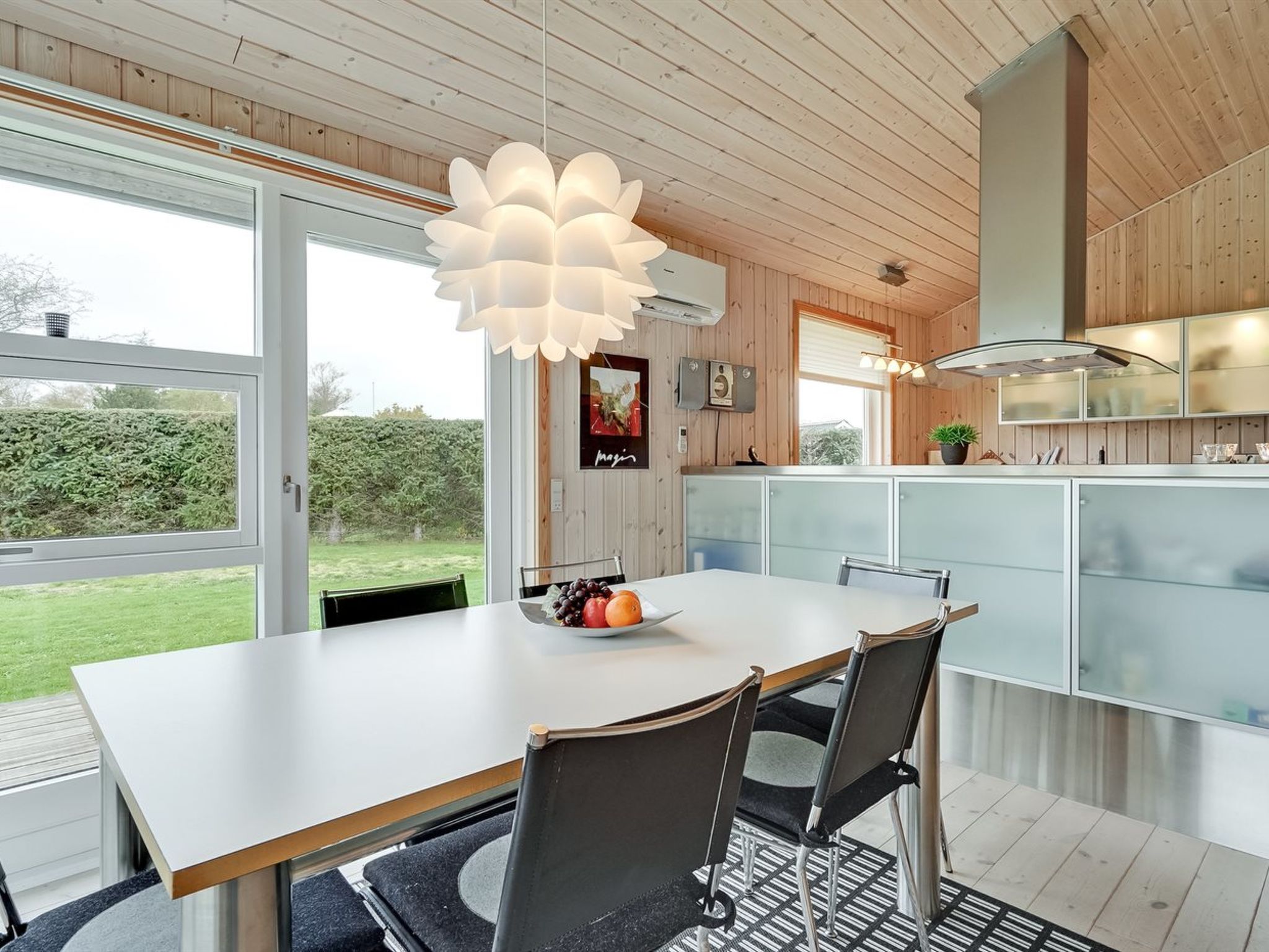 "Tayler" - 1.8km from the sea - Binnen