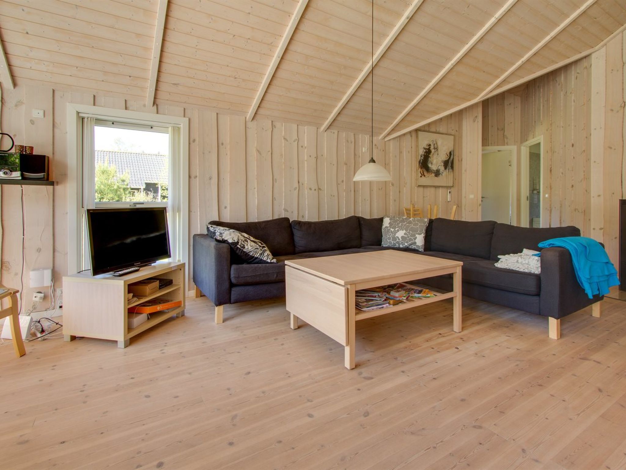 "Åsta" - 1.7km from the sea — Living Room (5 of 18)