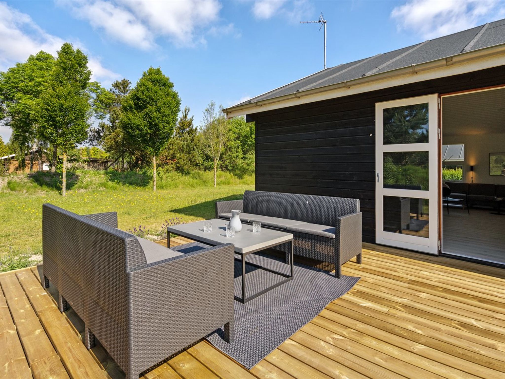 "Veiko" - 1.2km from the sea - Buiten