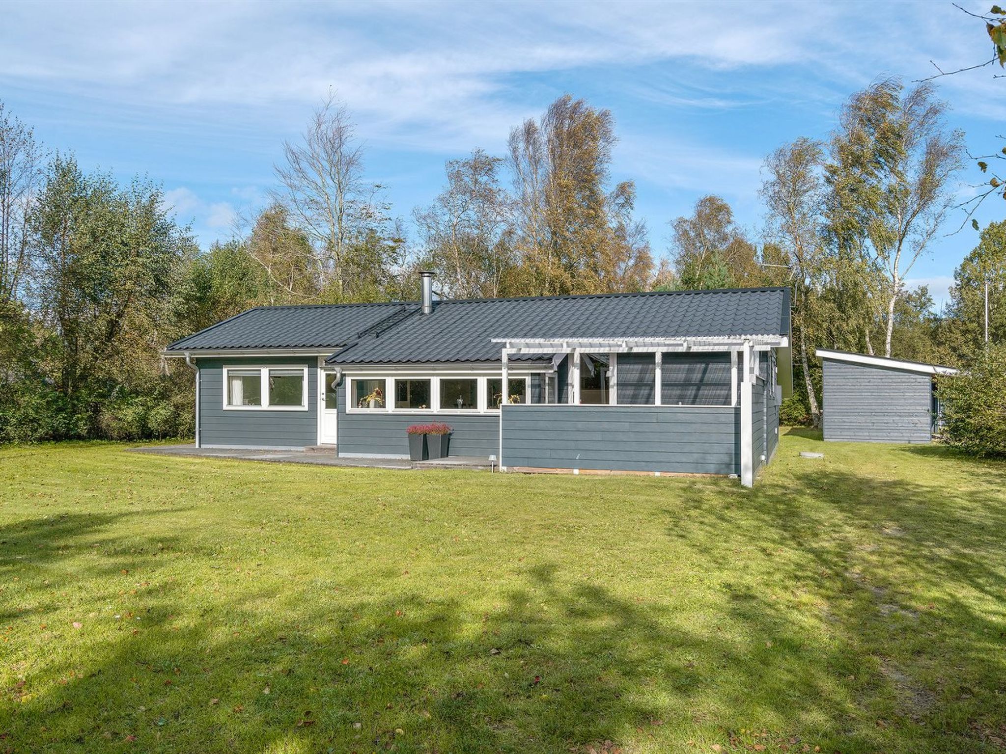 "Erhardt" - 800m from the sea