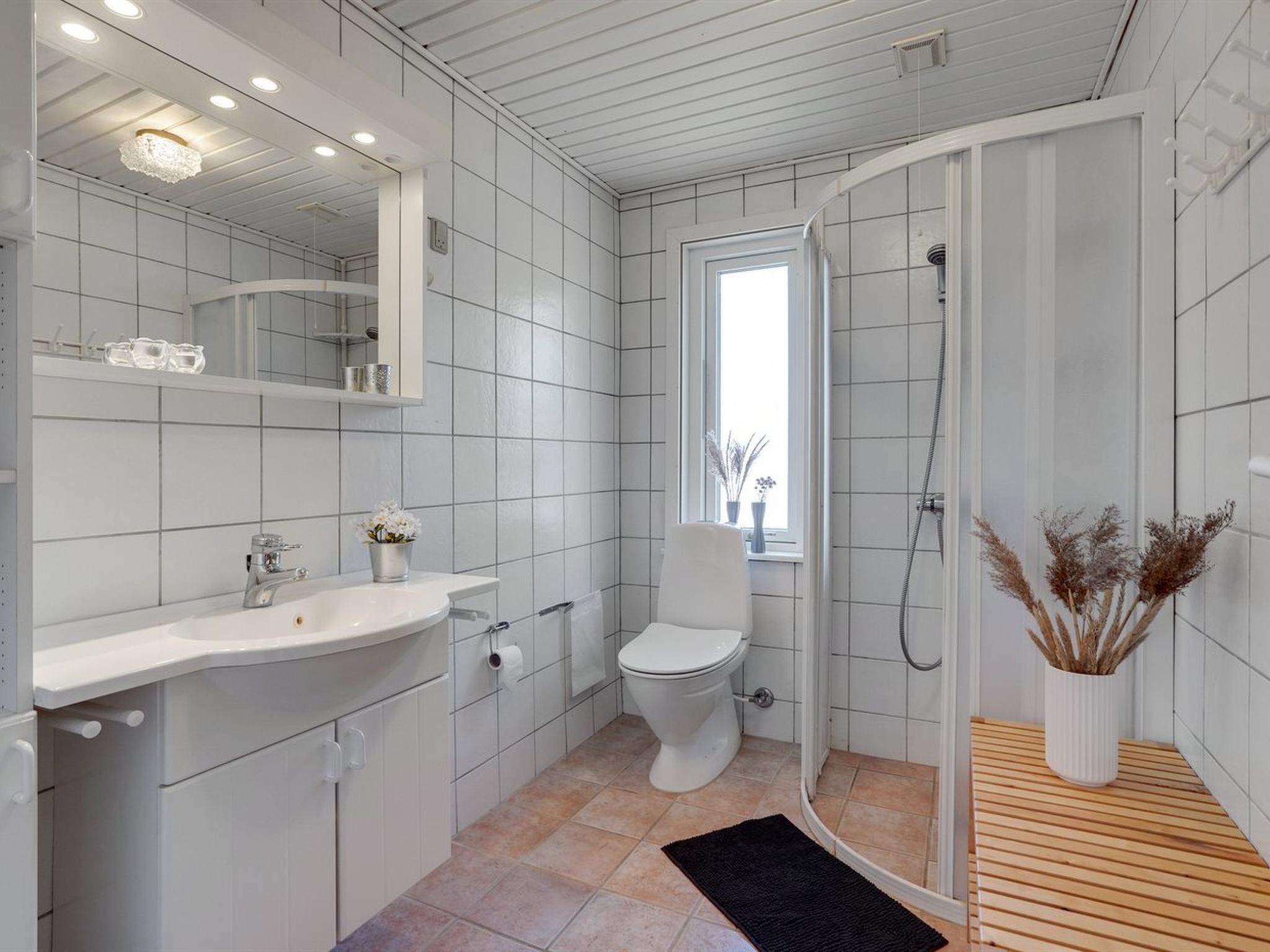 "Fredrikke" - 50m from the sea-Binnen