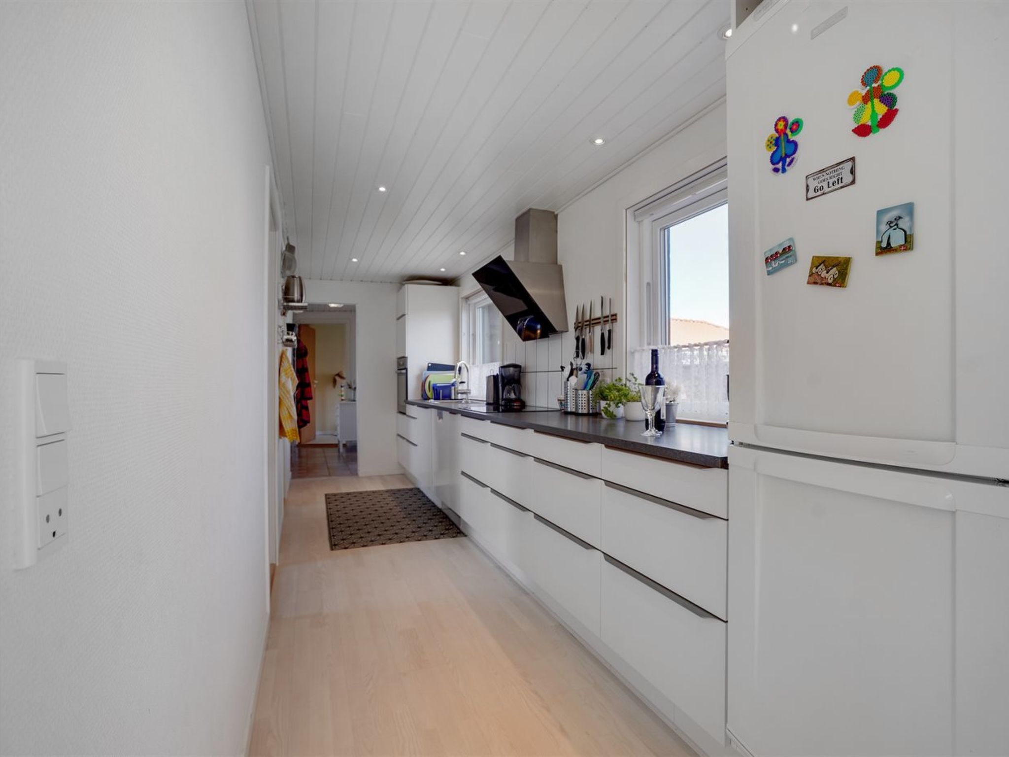 "Fredrikke" - 50m from the sea-Binnen
