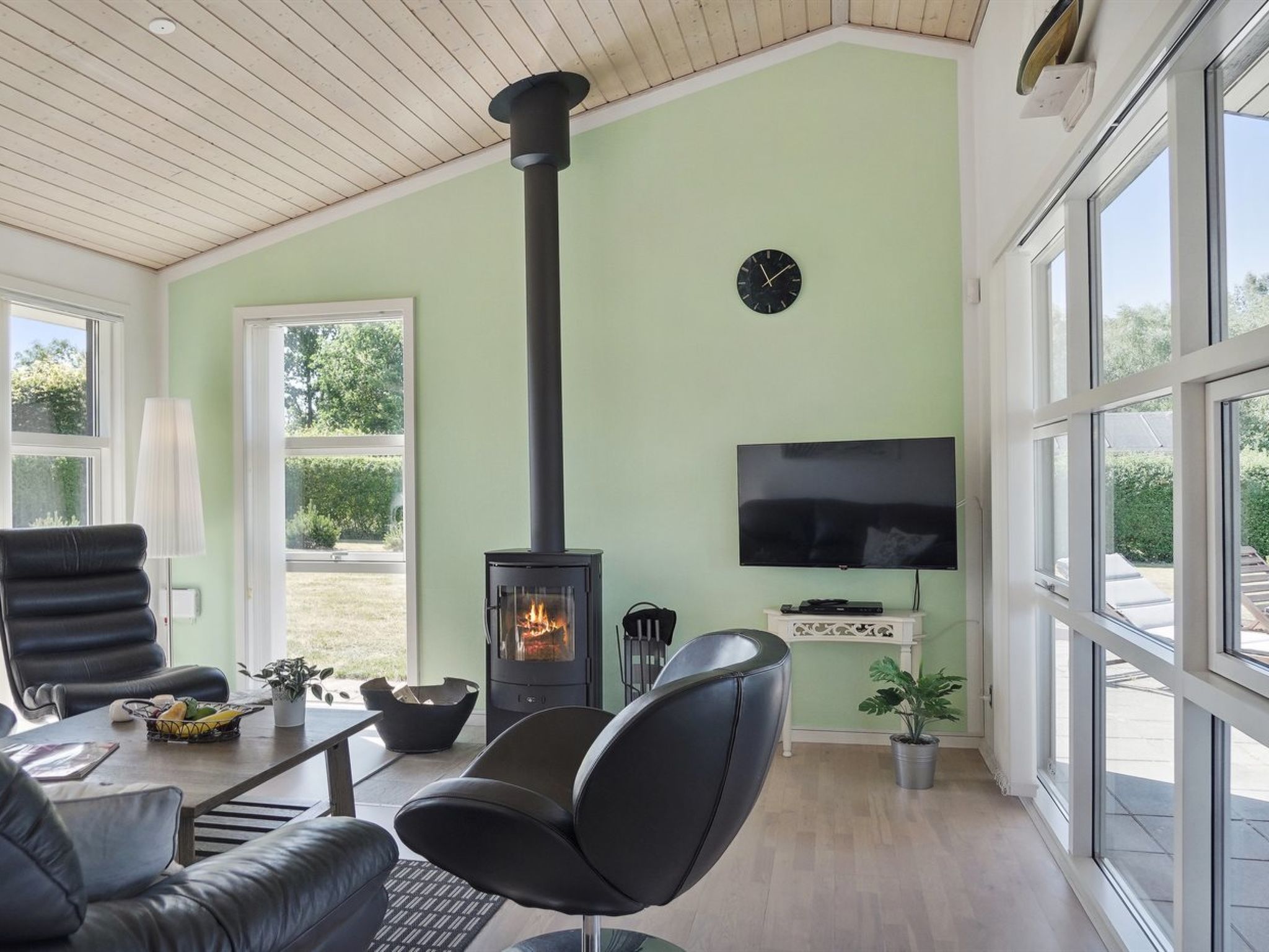 "Bertram" - 1.9km from the sea