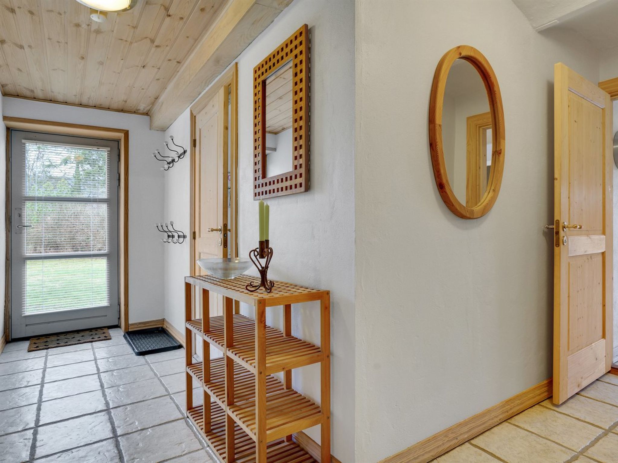 "Rebecca" - 1.5km from the sea-Inside