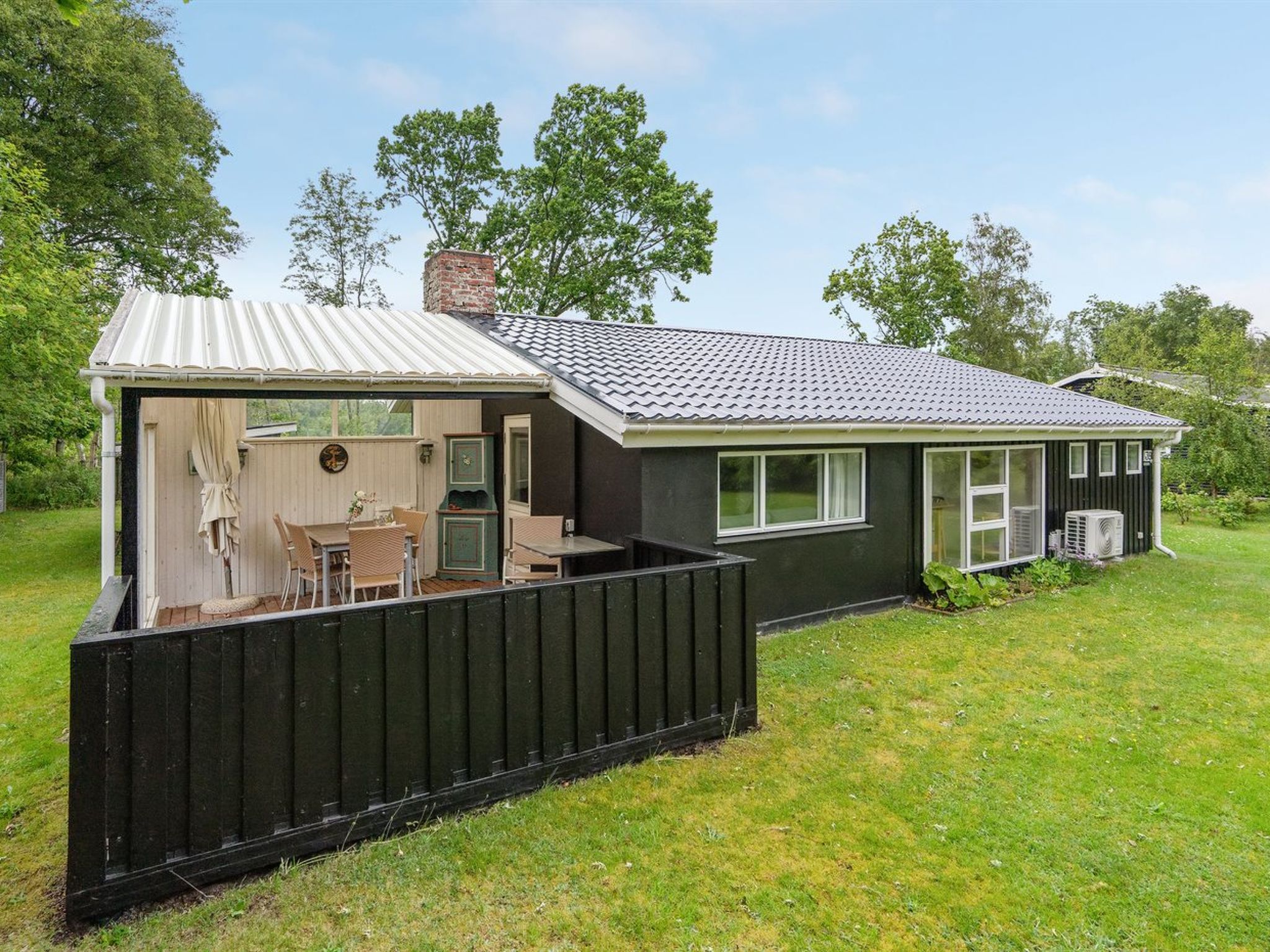 "Erikgine" - 170m from the sea-Outside