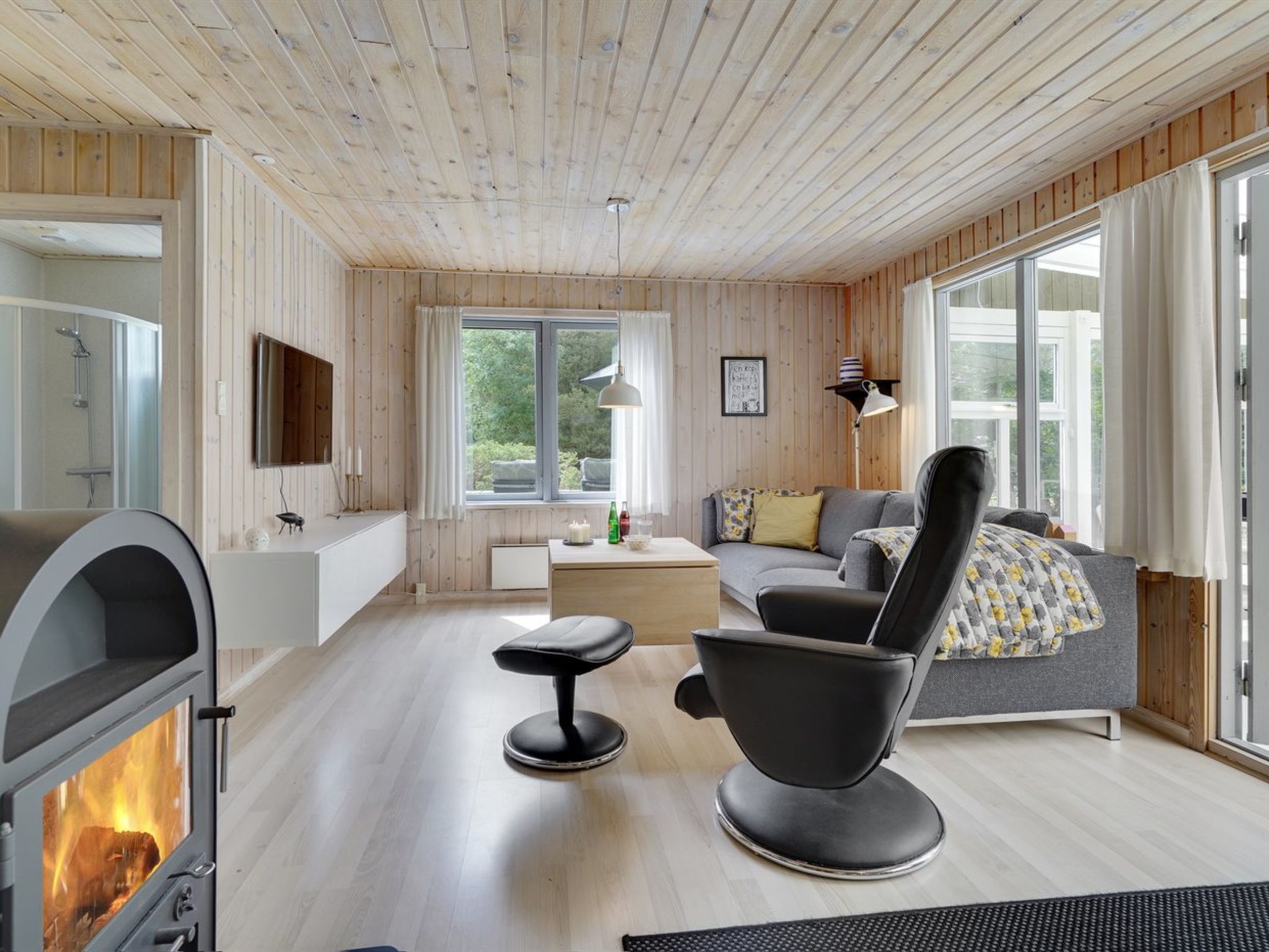 "Ane" - 1.7km from the sea - Binnen