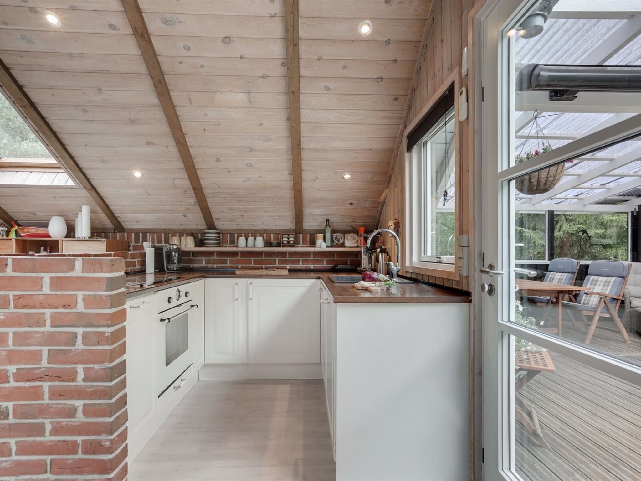 "Yonna" - 400m from the sea-Binnen