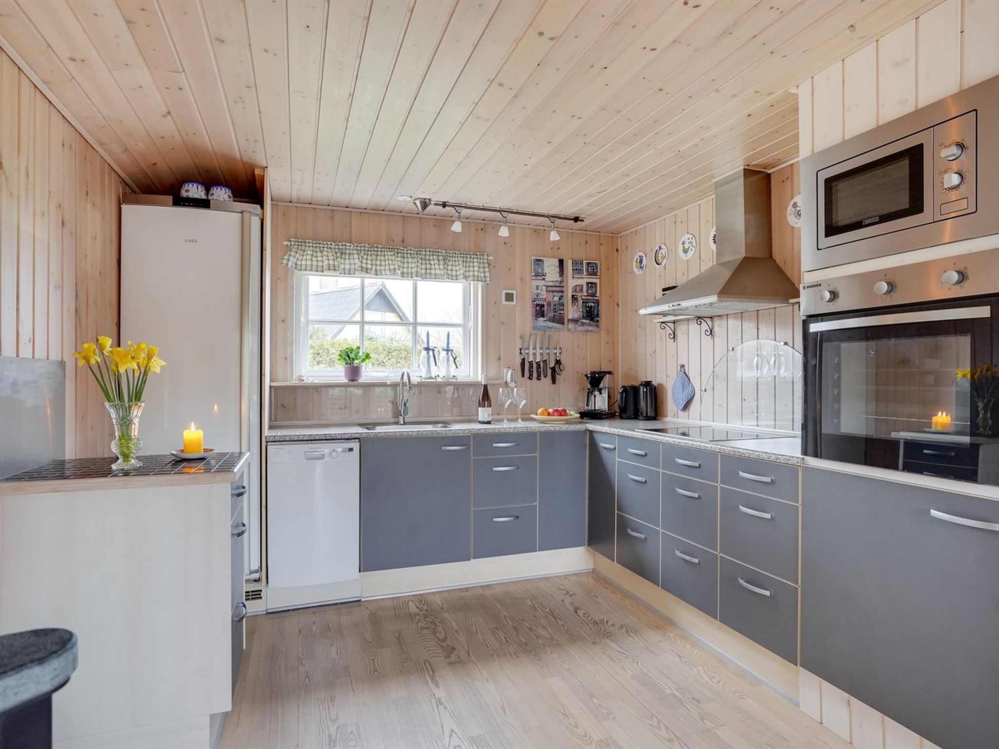 "Haidi" - 300m from the sea - Binnen