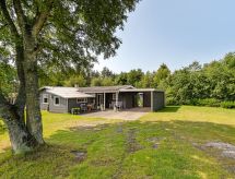 "Rudi" - 450m from the sea