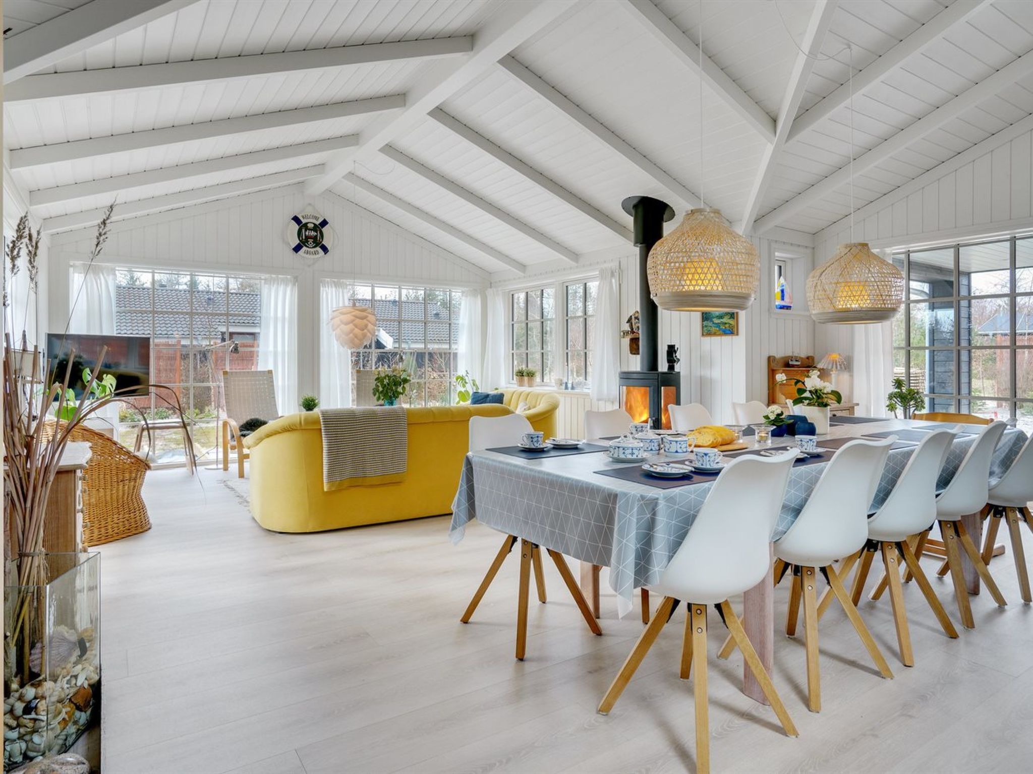 "Fido" - 300m from the sea-Inside