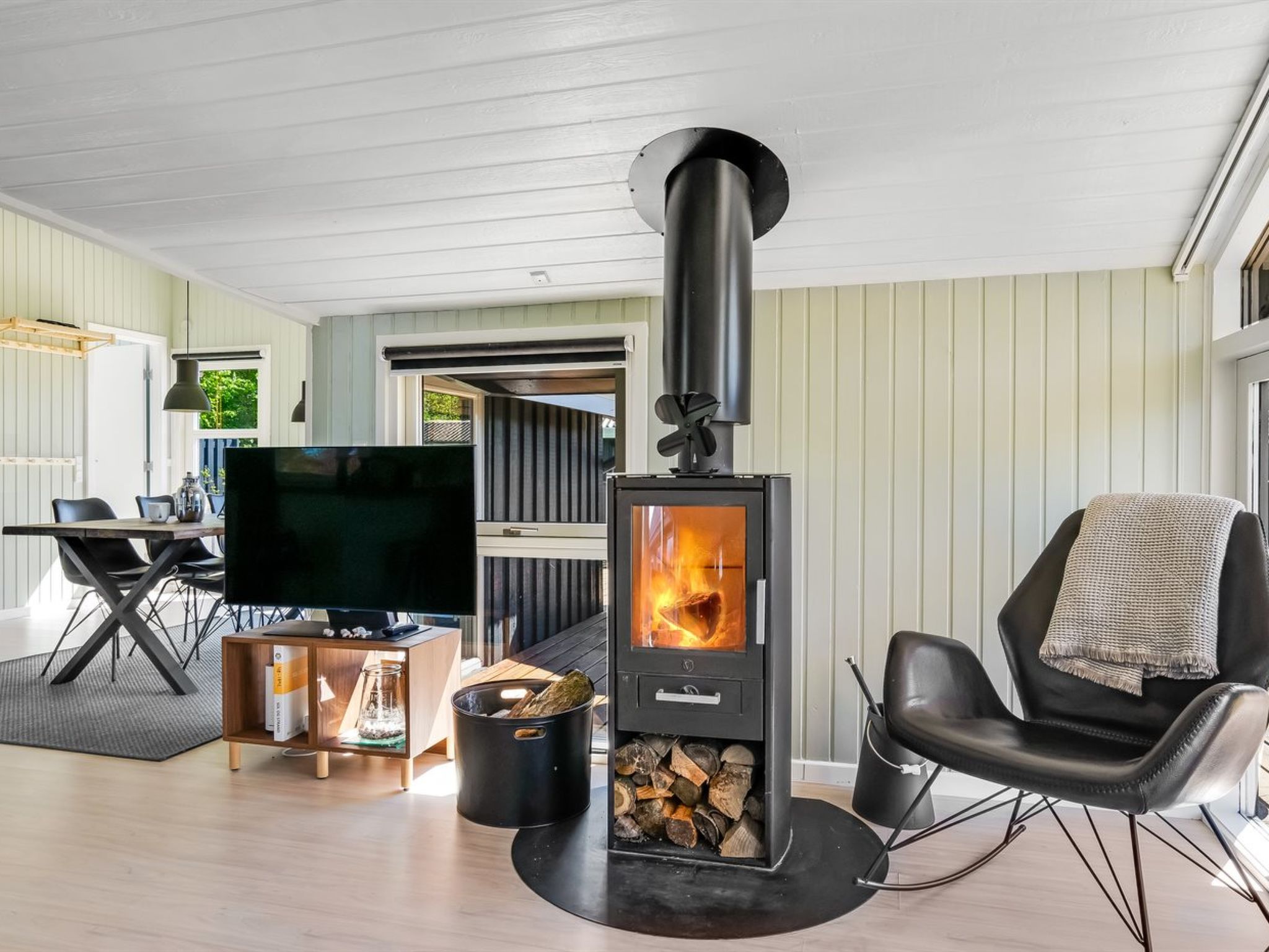 "Bryti" - 500m from the sea - Binnen