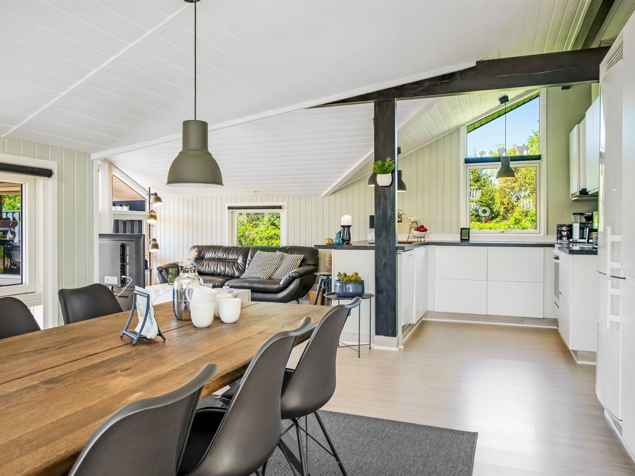 "Bryti" - 500m from the sea - Binnen