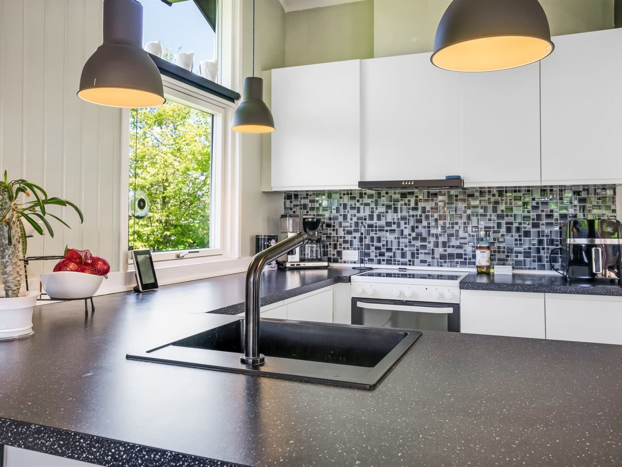 "Bryti" - 500m from the sea - Binnen