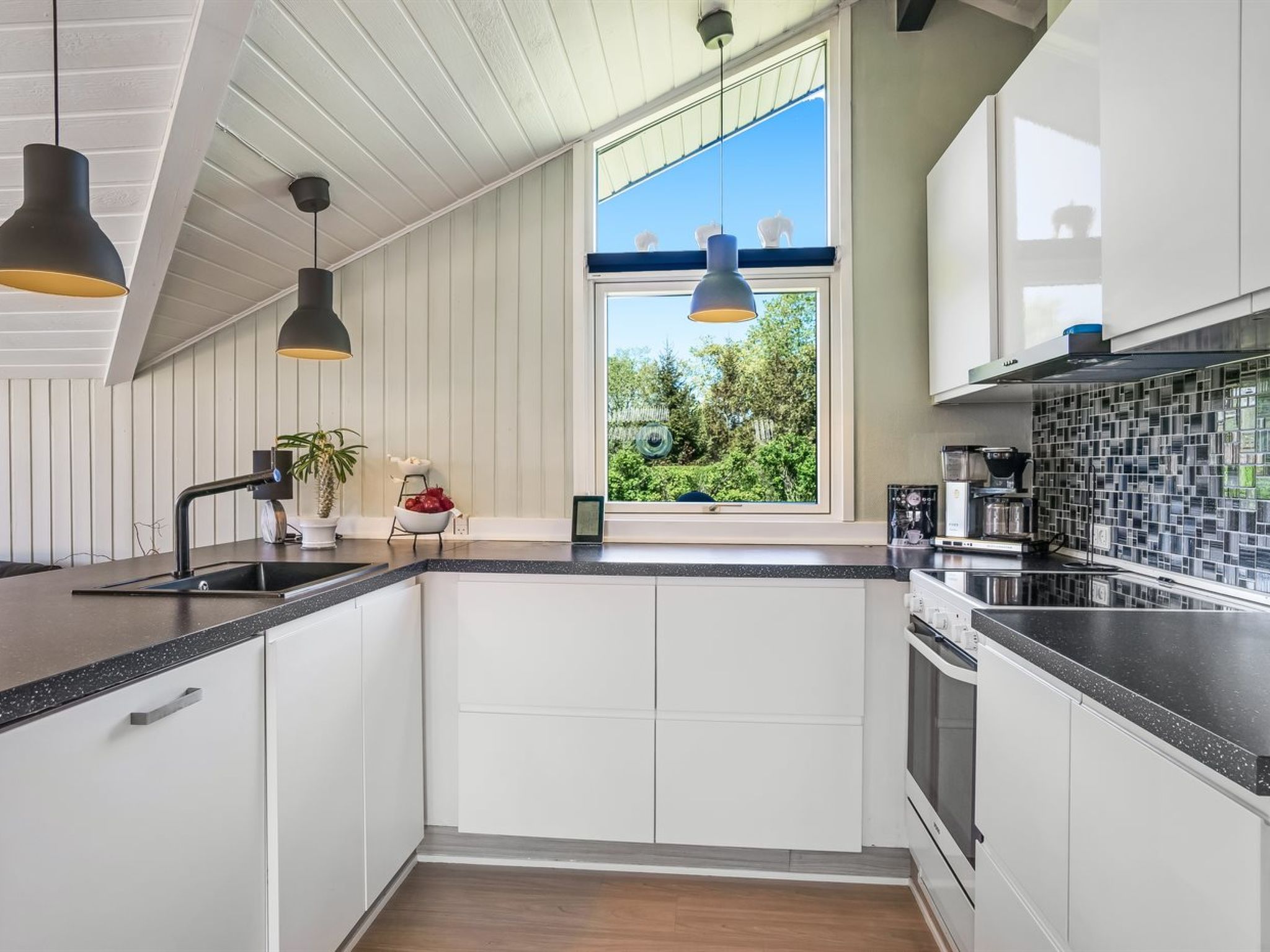 "Bryti" - 500m from the sea - Binnen