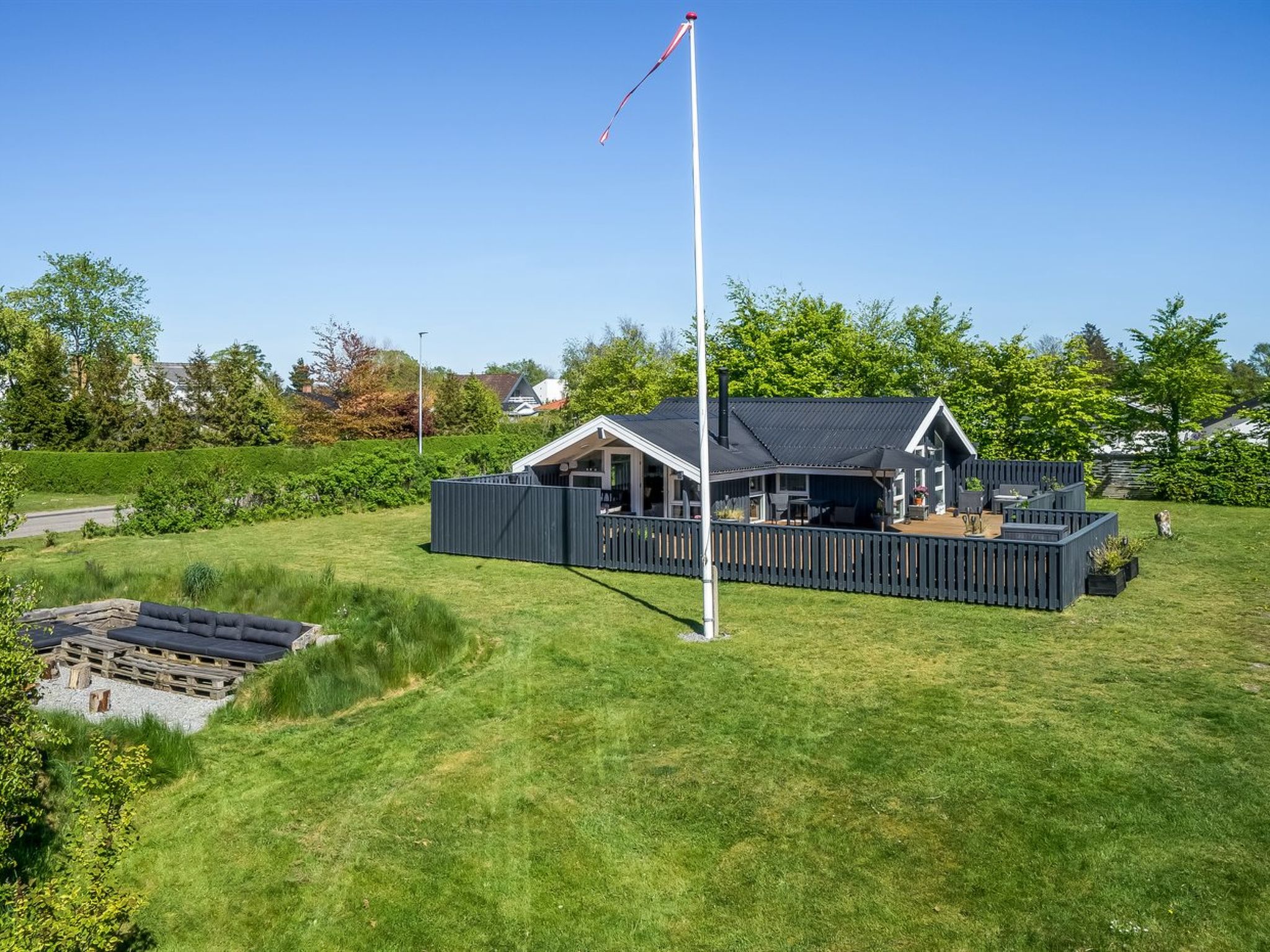 "Bryti" - 500m from the sea - Buiten