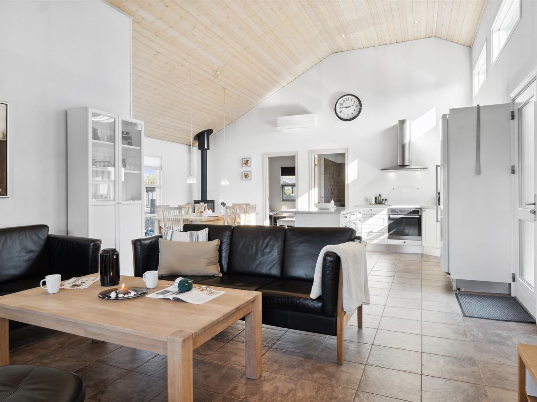 "Elmo" - 800m from the sea-Drinnen
