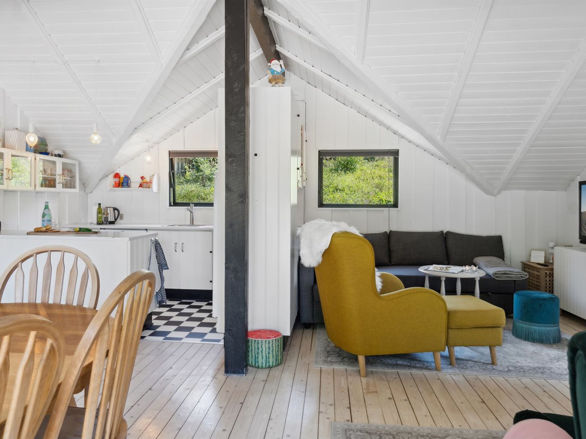 "Jahn" - 1.8km from the sea - Inside