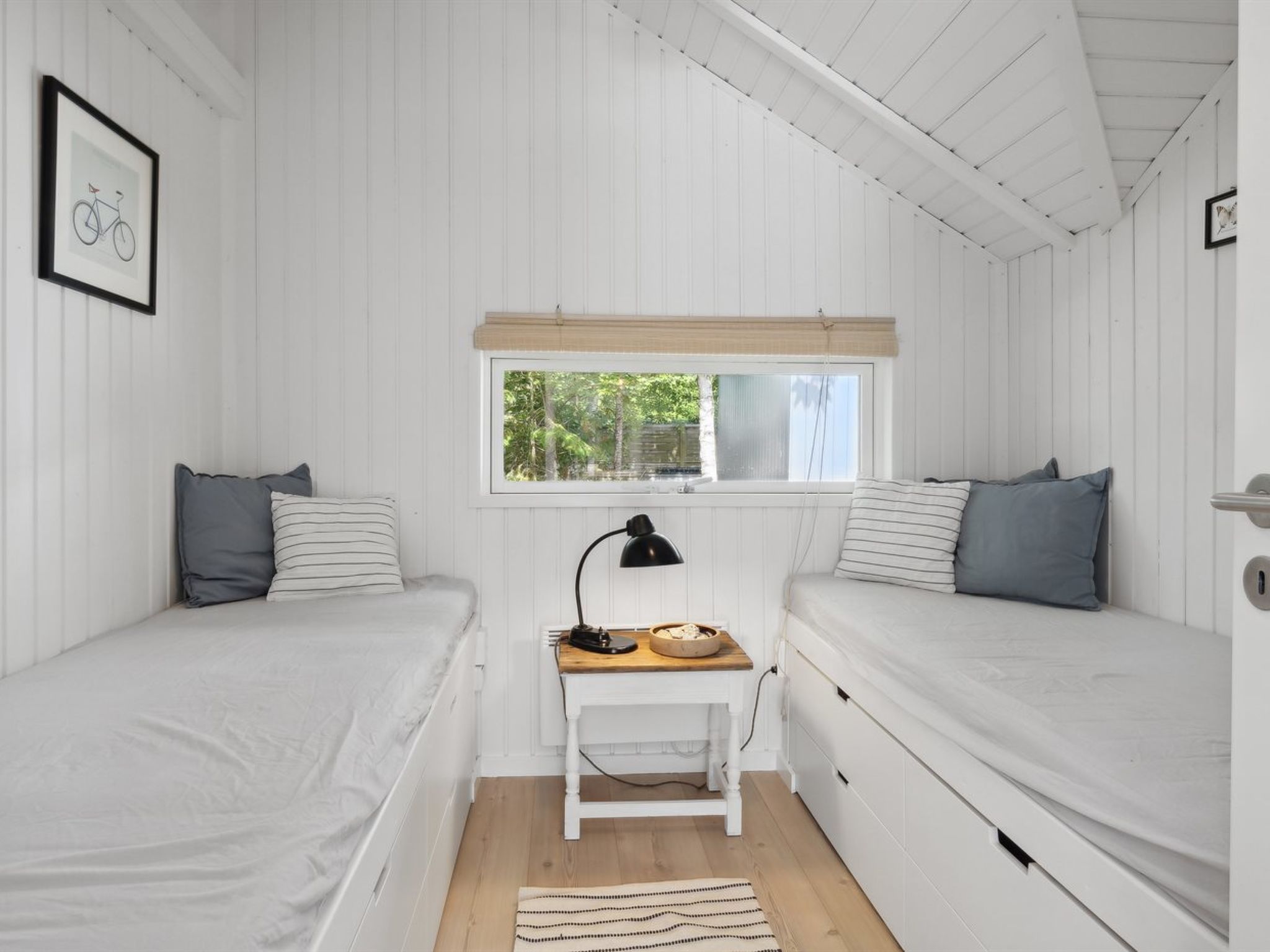 Photo of "Vivan" - 300m from the sea