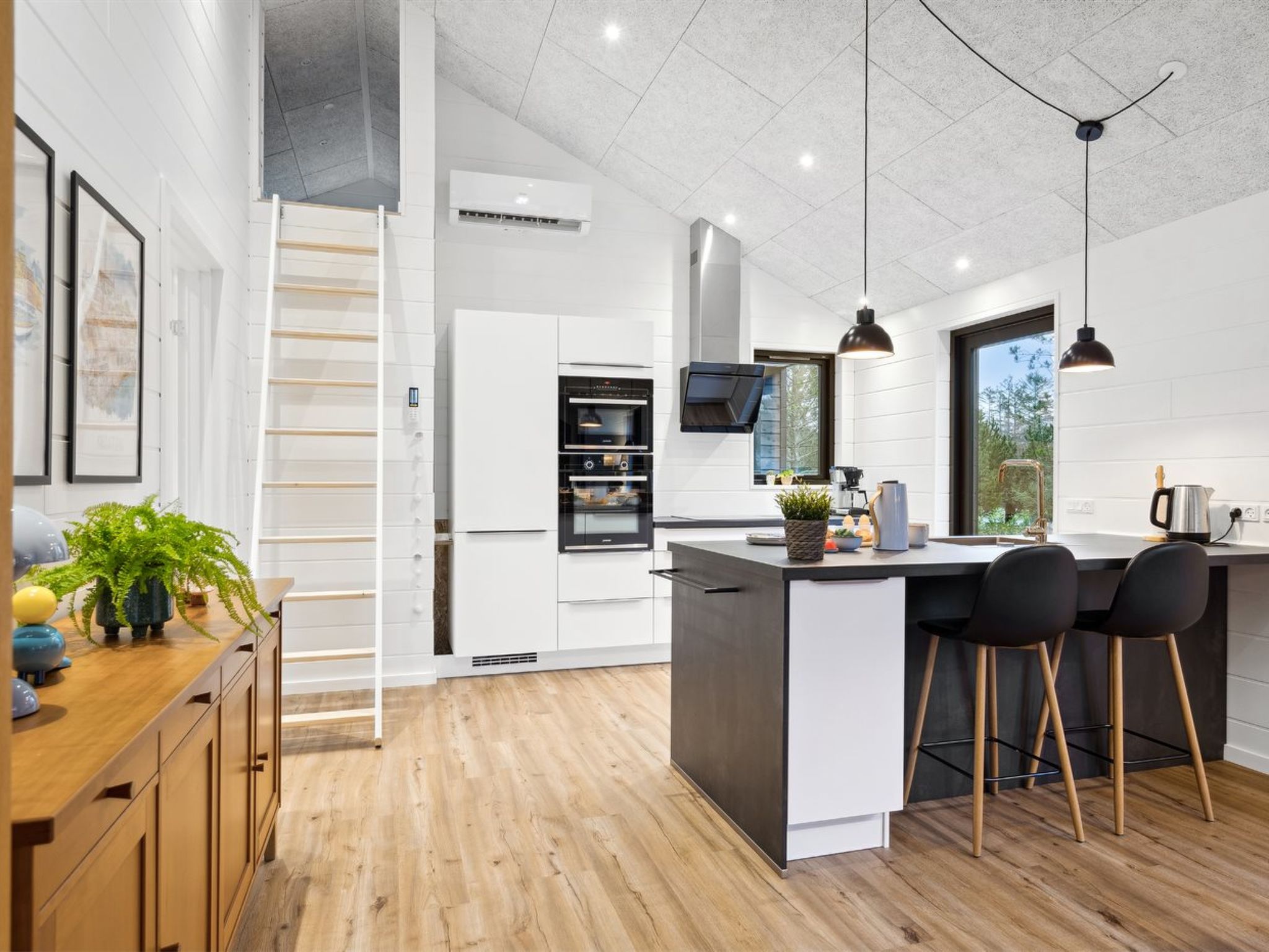 "Skakke" - 900m from the sea-Inside