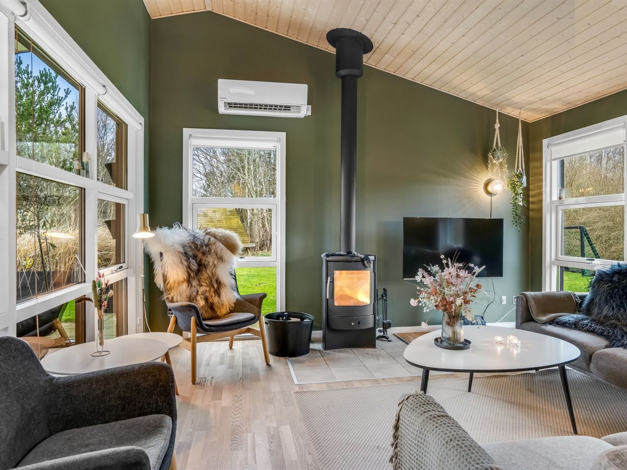 "Frederikka" - 1.9km from the sea - Binnen