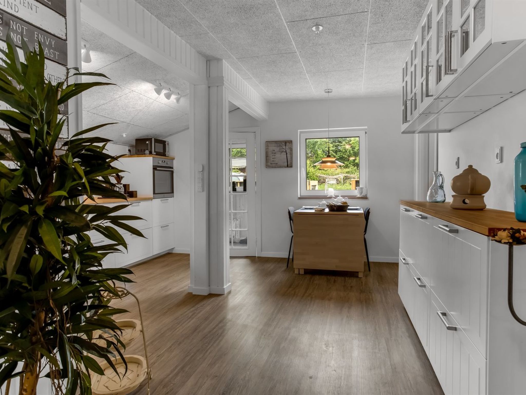 "Dorothea" -  from the sea-Drinnen