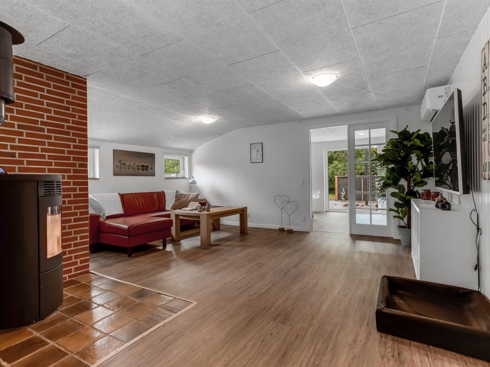 "Dorothea" -  from the sea-Drinnen