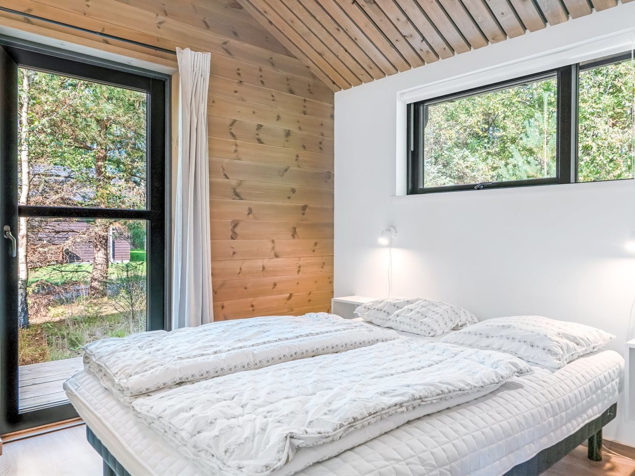 "Arbnora" -  from the sea-Binnen