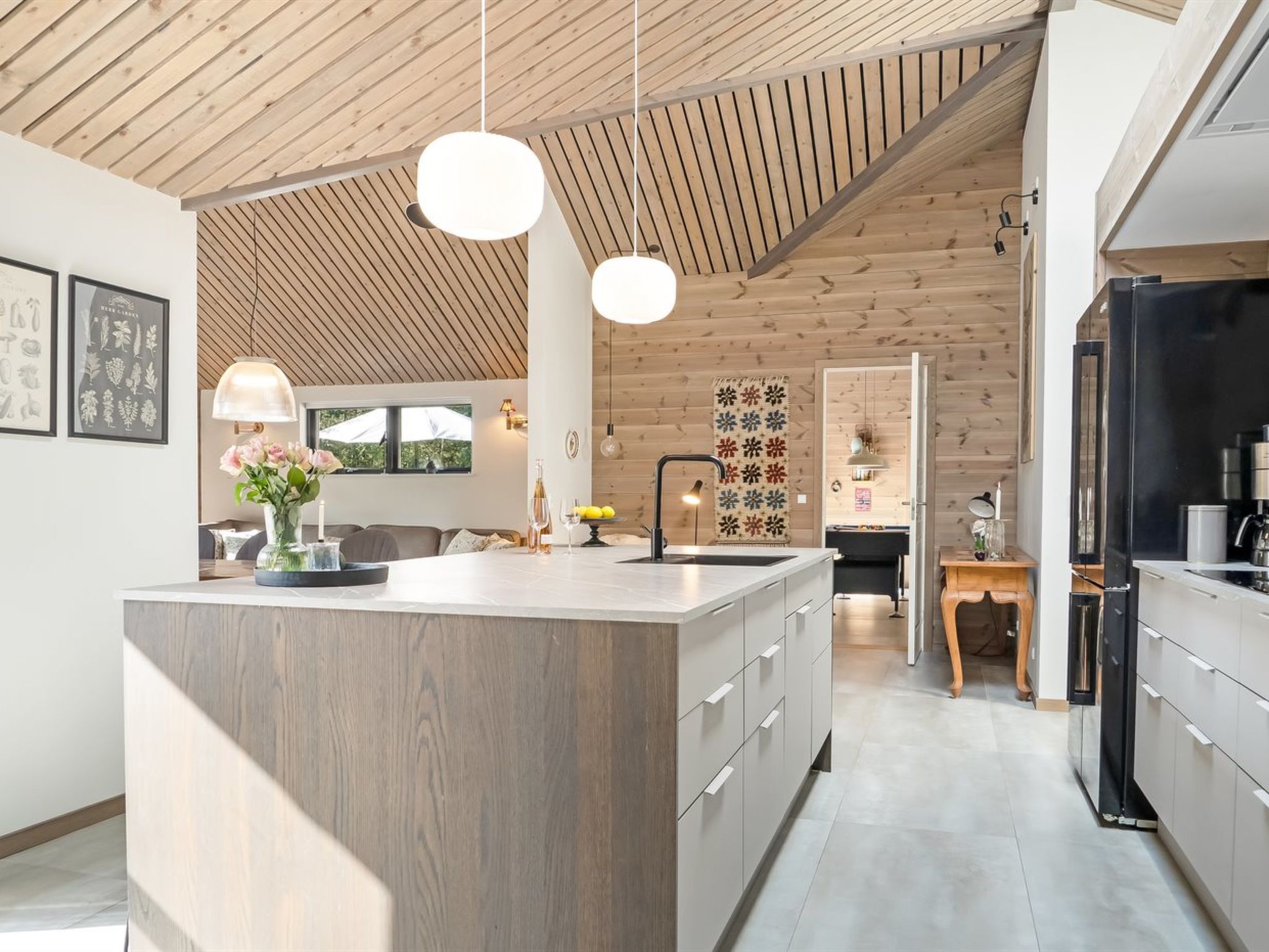 "Arbnora" -  from the sea-Binnen