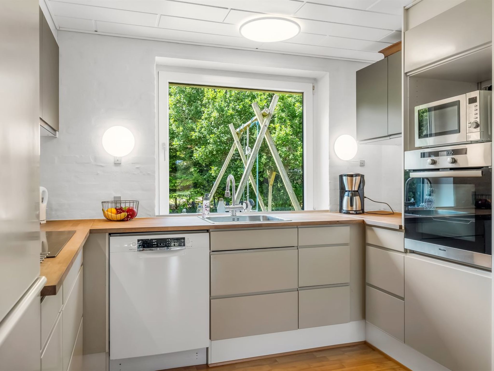 Photo of "Ebon" -  from the sea