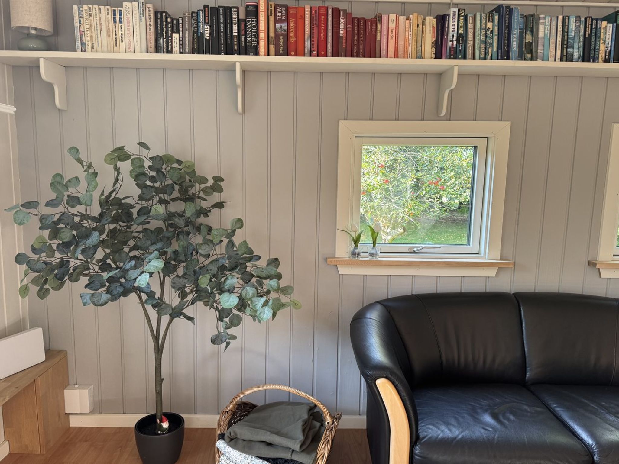 "Hughlek" -  from the sea-Dedans