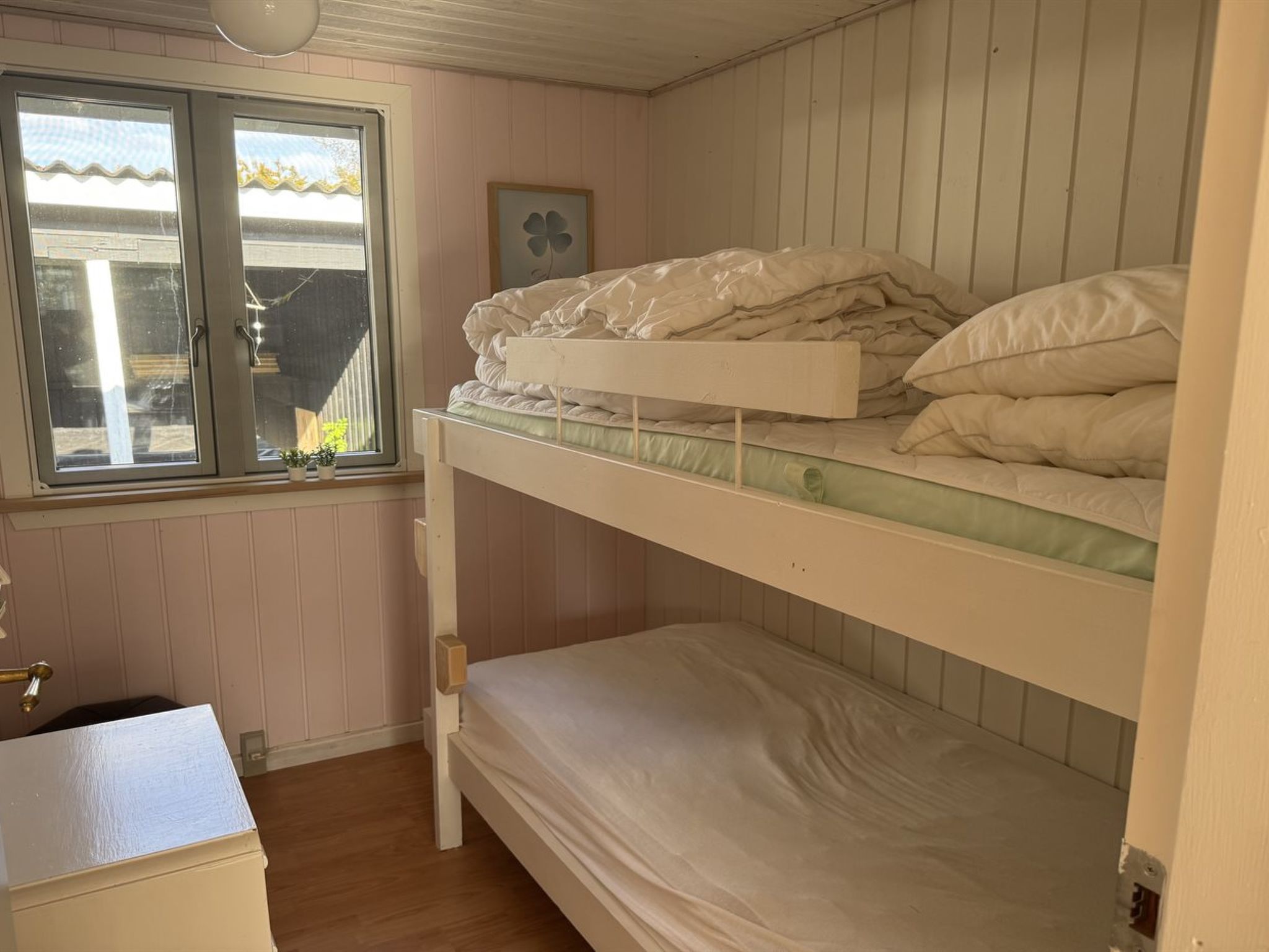 "Hughlek" -  from the sea-Dedans