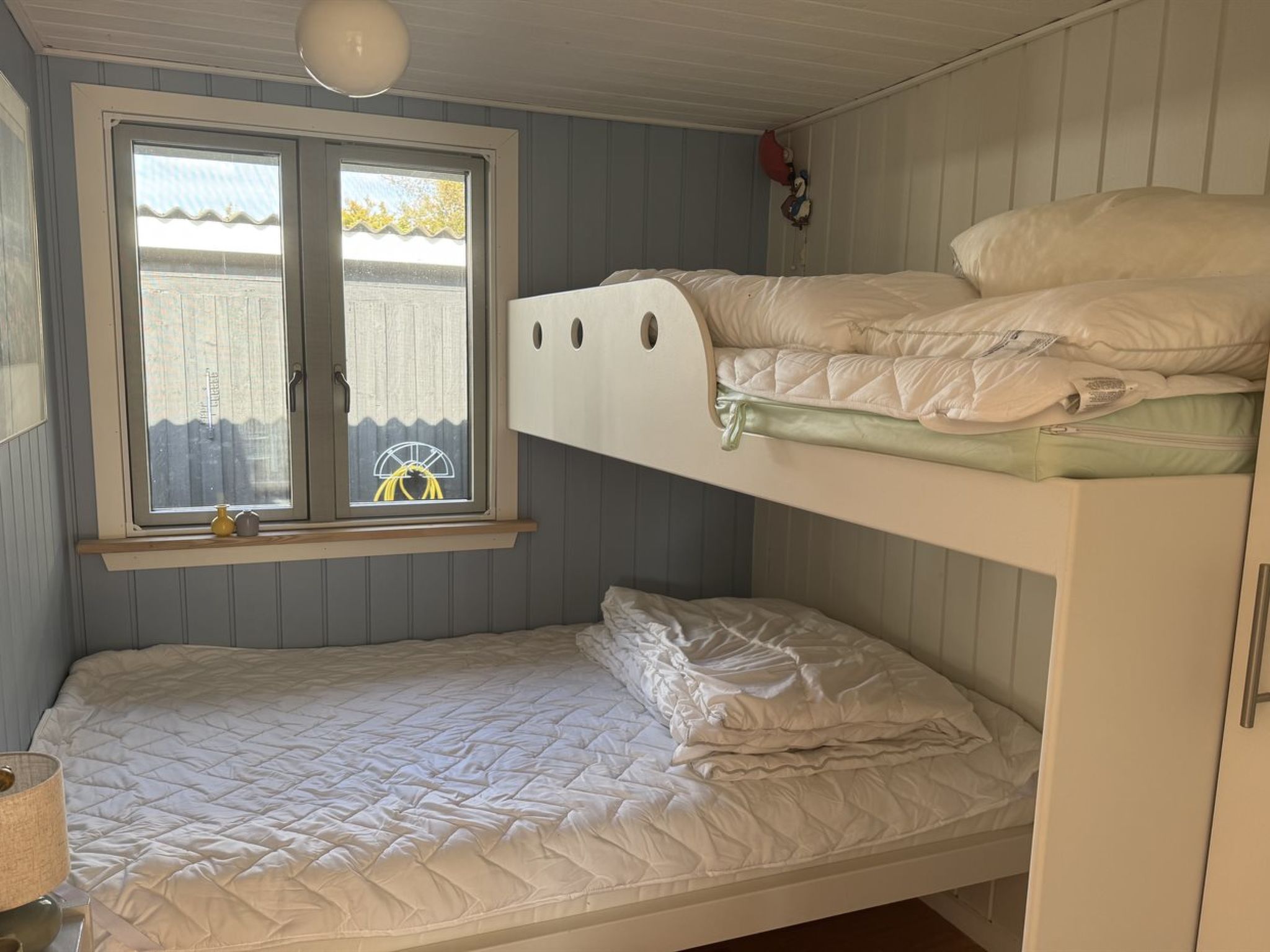 "Hughlek" -  from the sea-Dedans